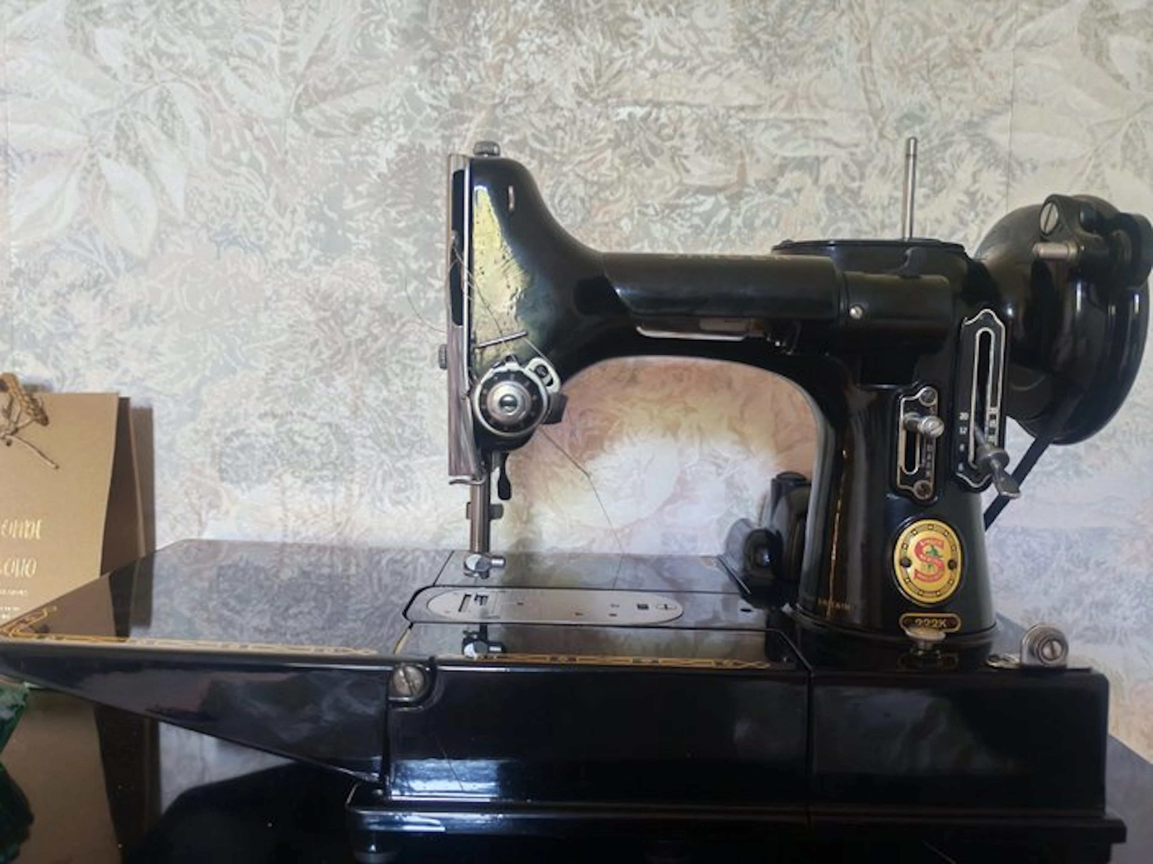Singer Featherweight 222K Red S Sewing machine - Steel