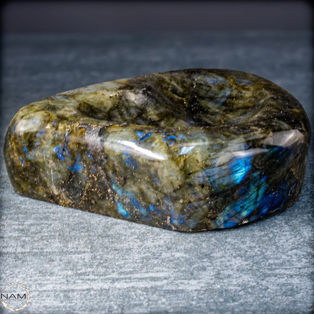 Labradorite heart shell with a fascinating play of colors