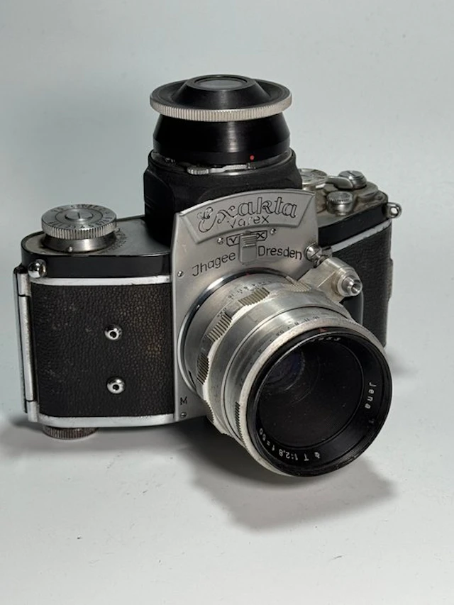 Exakta, Ihagee Varex VX with magnifying finder + T(essar)...