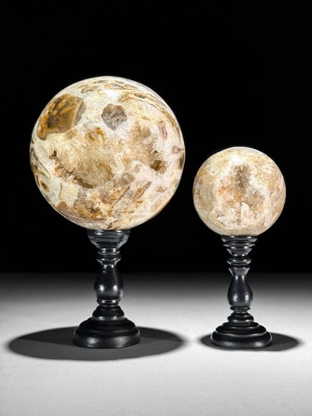 NO RESERVE PRICE - Wonderful Pair of Quartz Crystal...