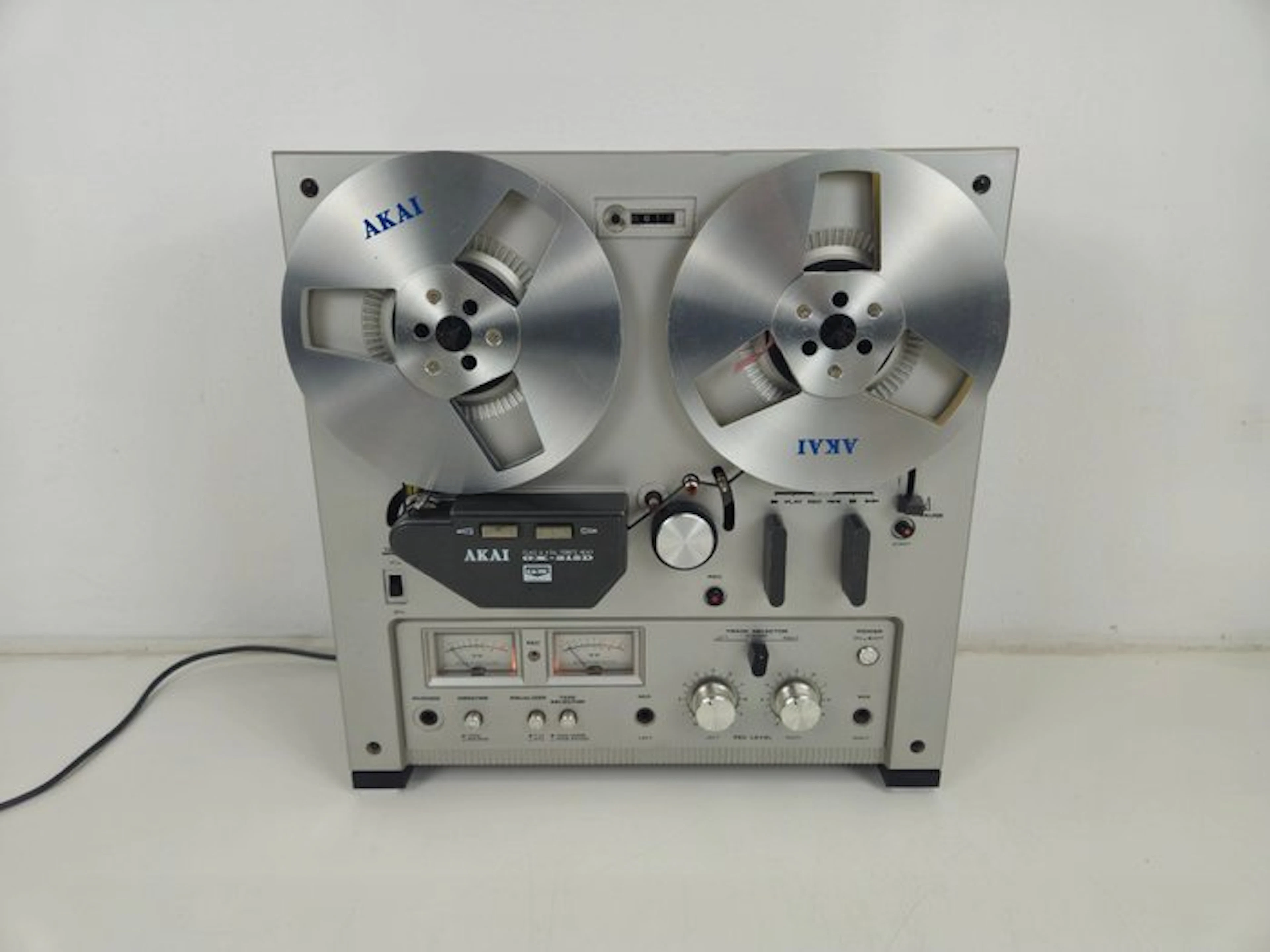 Akai - GX215 D Reel to reel deck 18 cm
