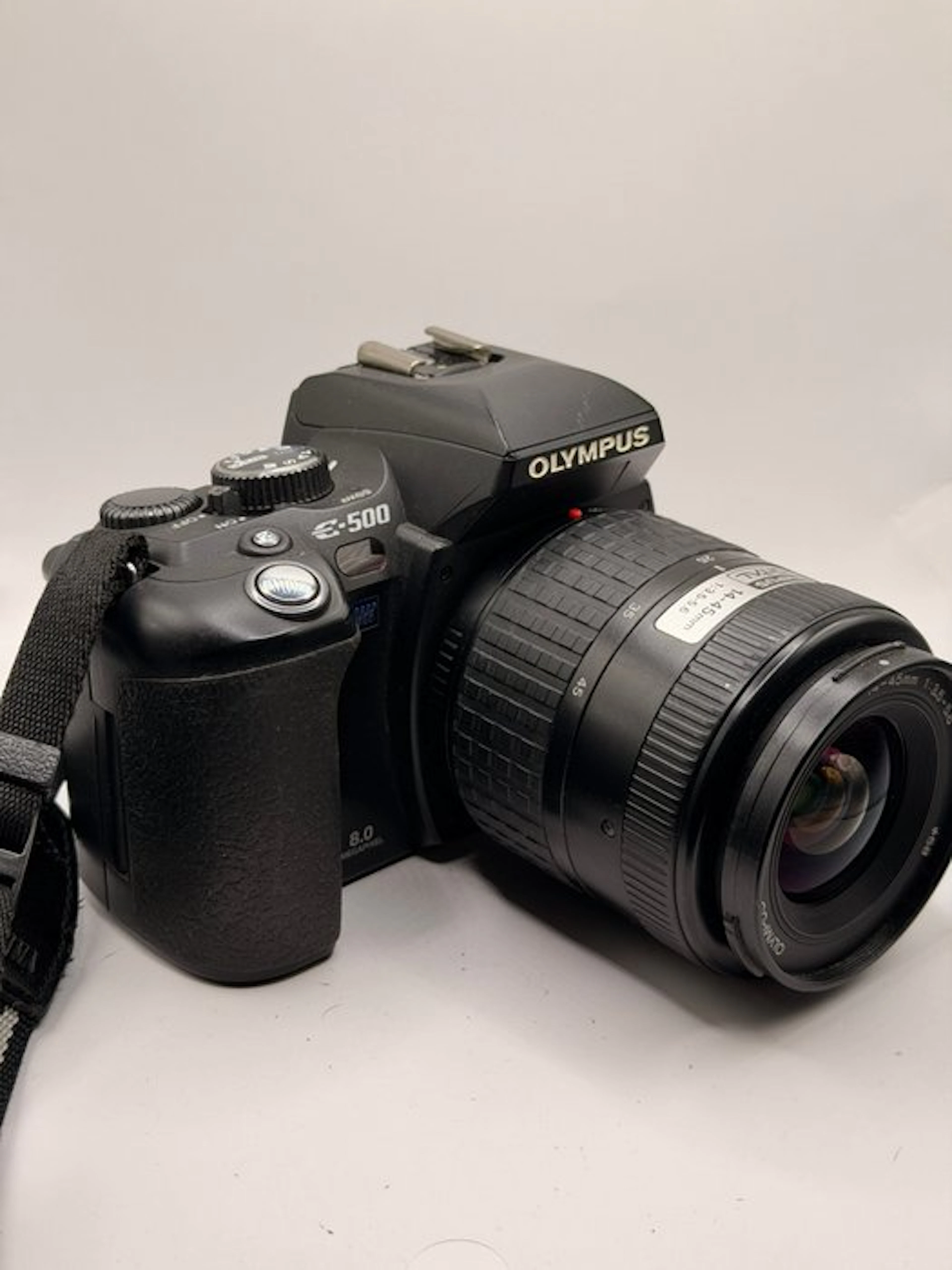 Olympus E-500 DSLR (2005) + Zuiko Digital 14-45mm Lens –...