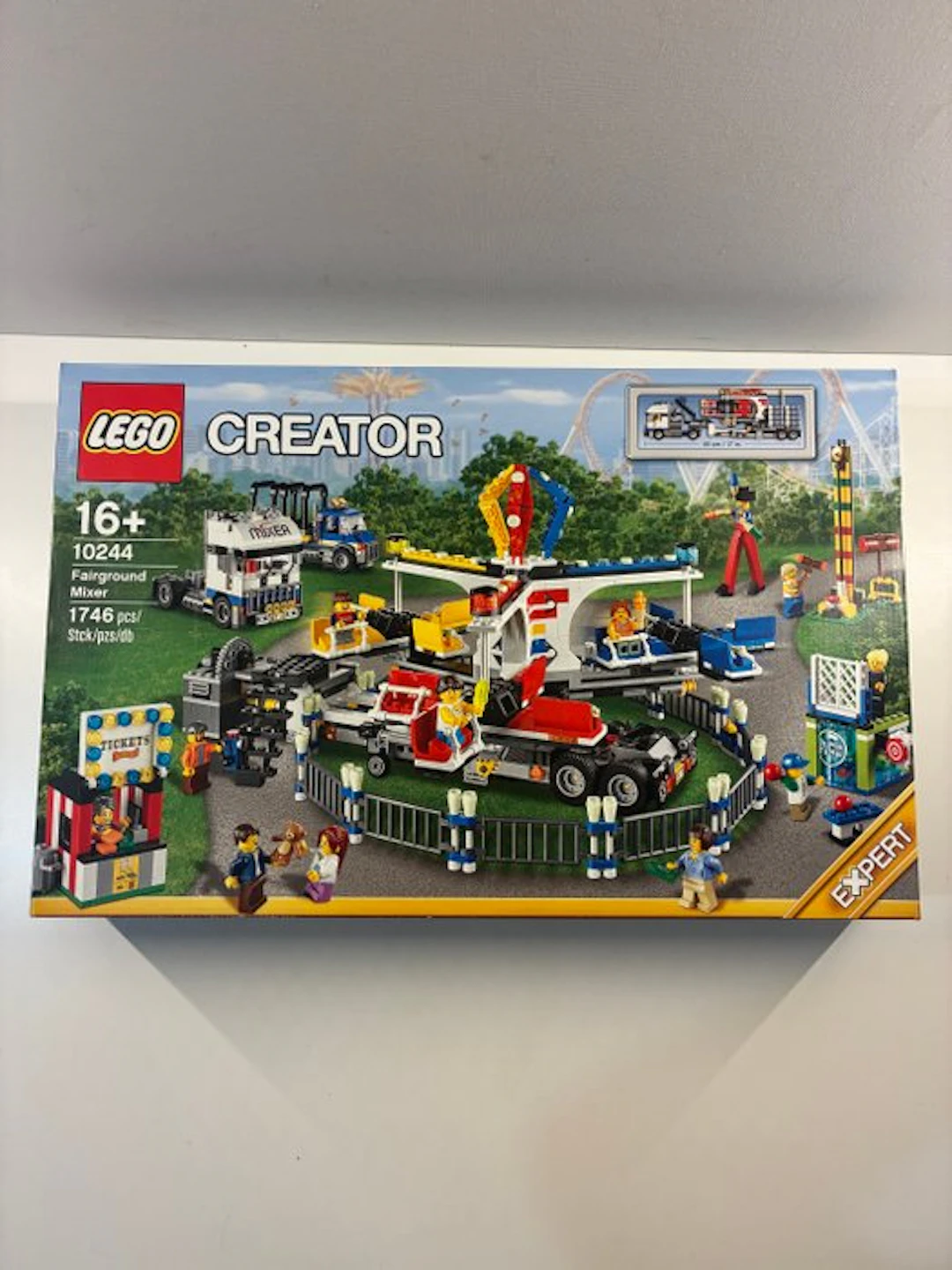 LEGO Set - 10244 - Creator Expert