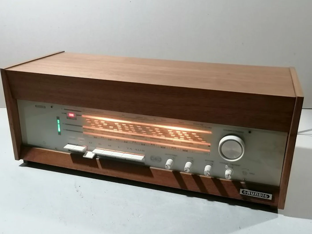 Grundig - Stereomeister 35 FM stéréo Tube radio