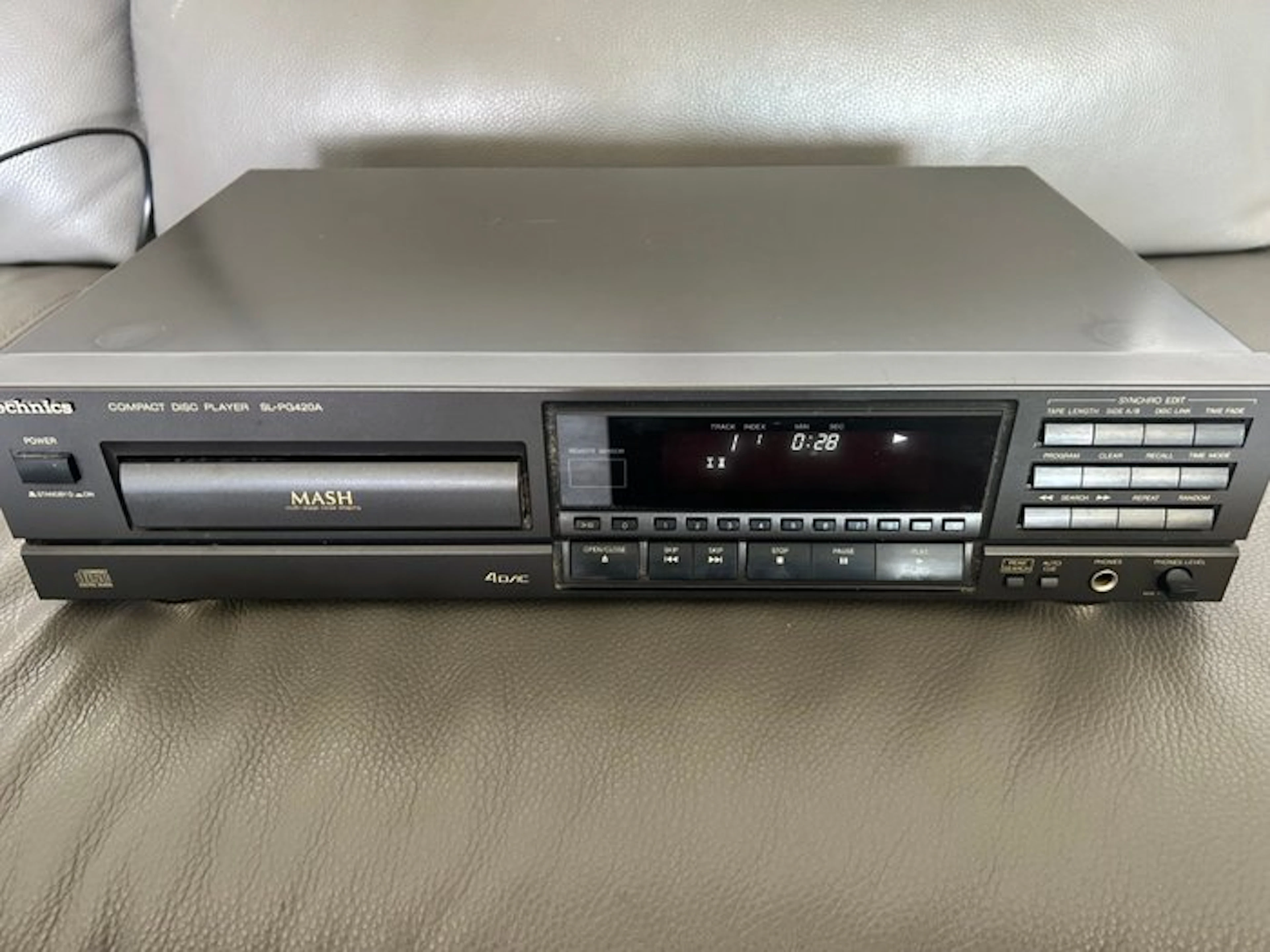 Technics - SL-PG420A 'MASH 1-bit D/A converter' CD player