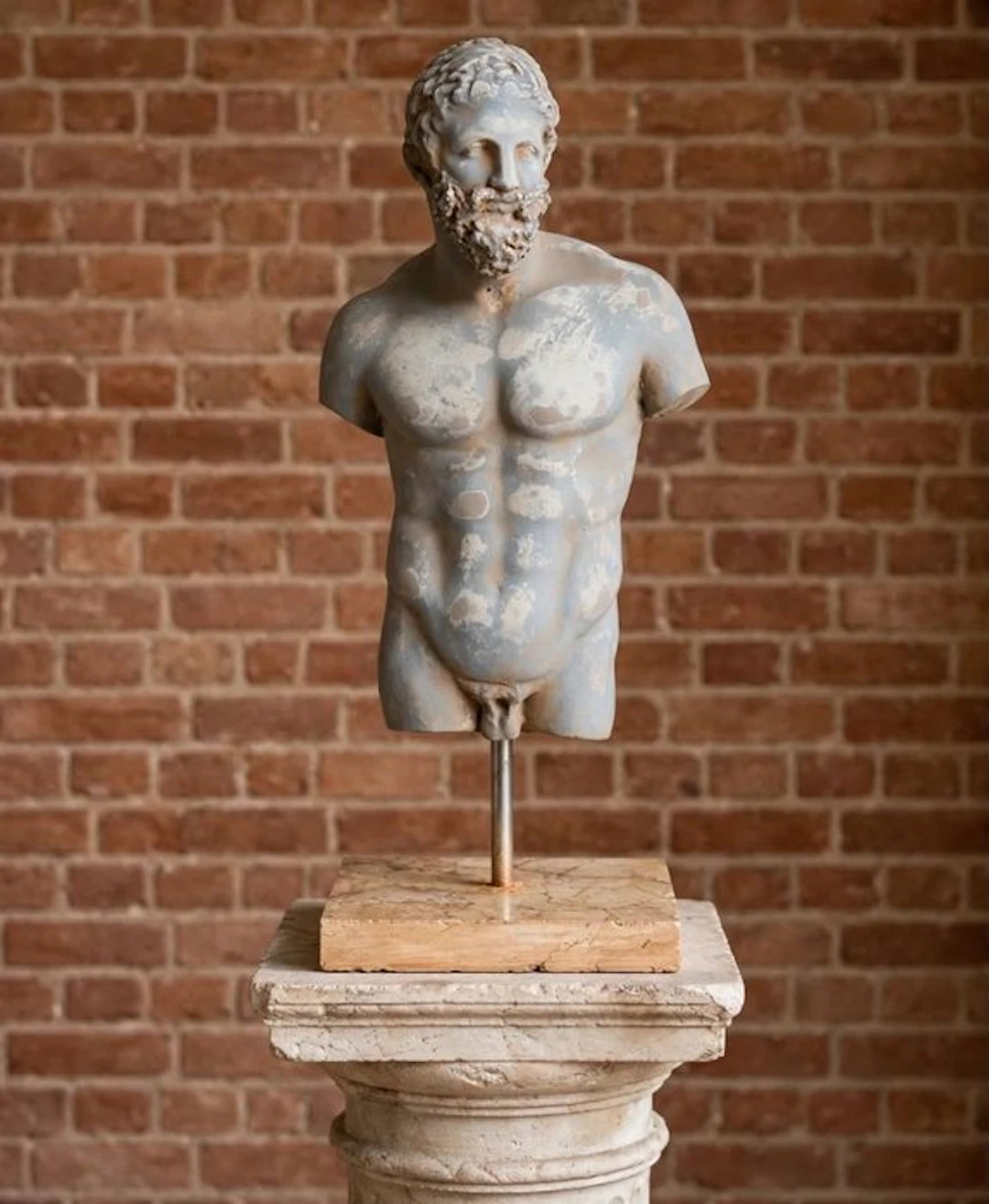 Sculpture, Dorso Eracle su base marmo - 48 cm - Cast Stone