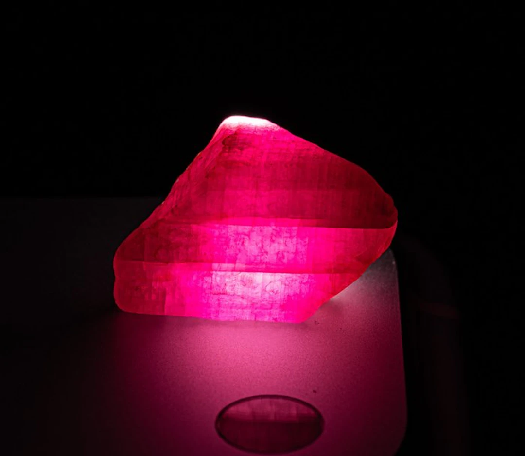 21.73 carats!! Pigeon-blood rubies - top quality GÉANT...