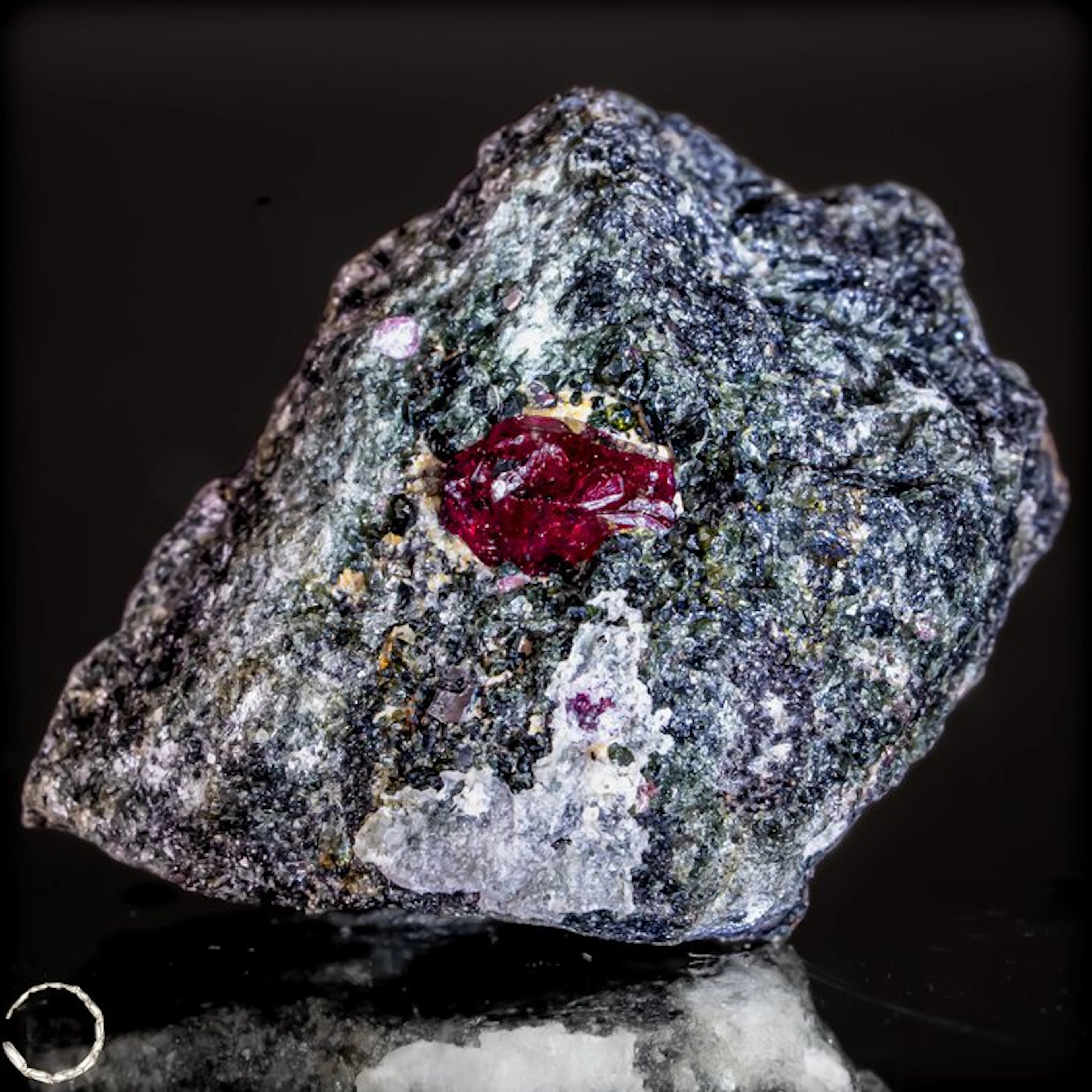 Padparadscha sapphire crystals – A fascinating display of...