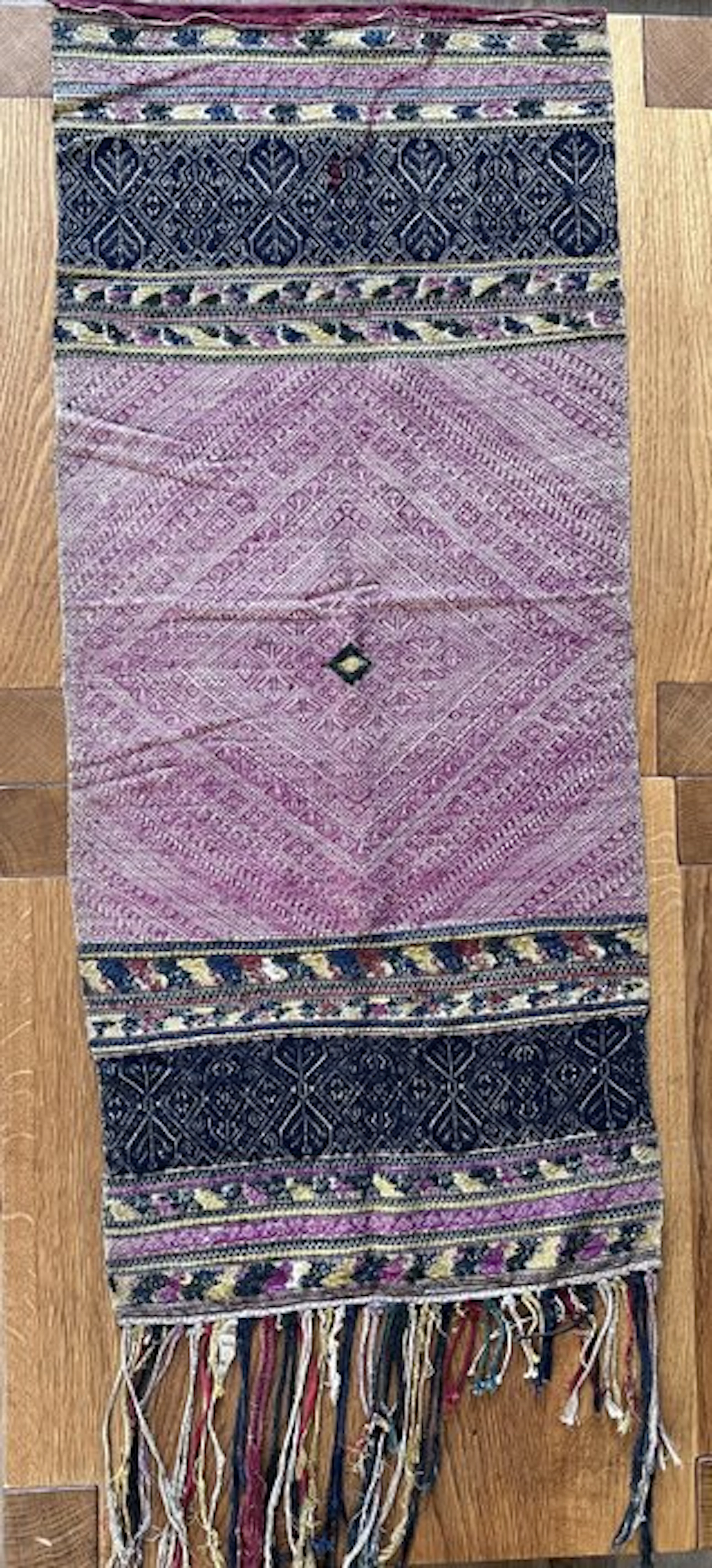 Traditionally handwoven "Pha Biang" - Textiles...