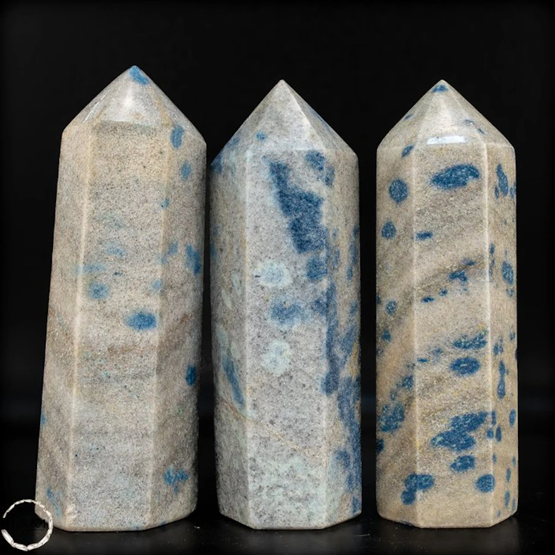 K2 Obelisk set from Madagascar – Three hand-polished...