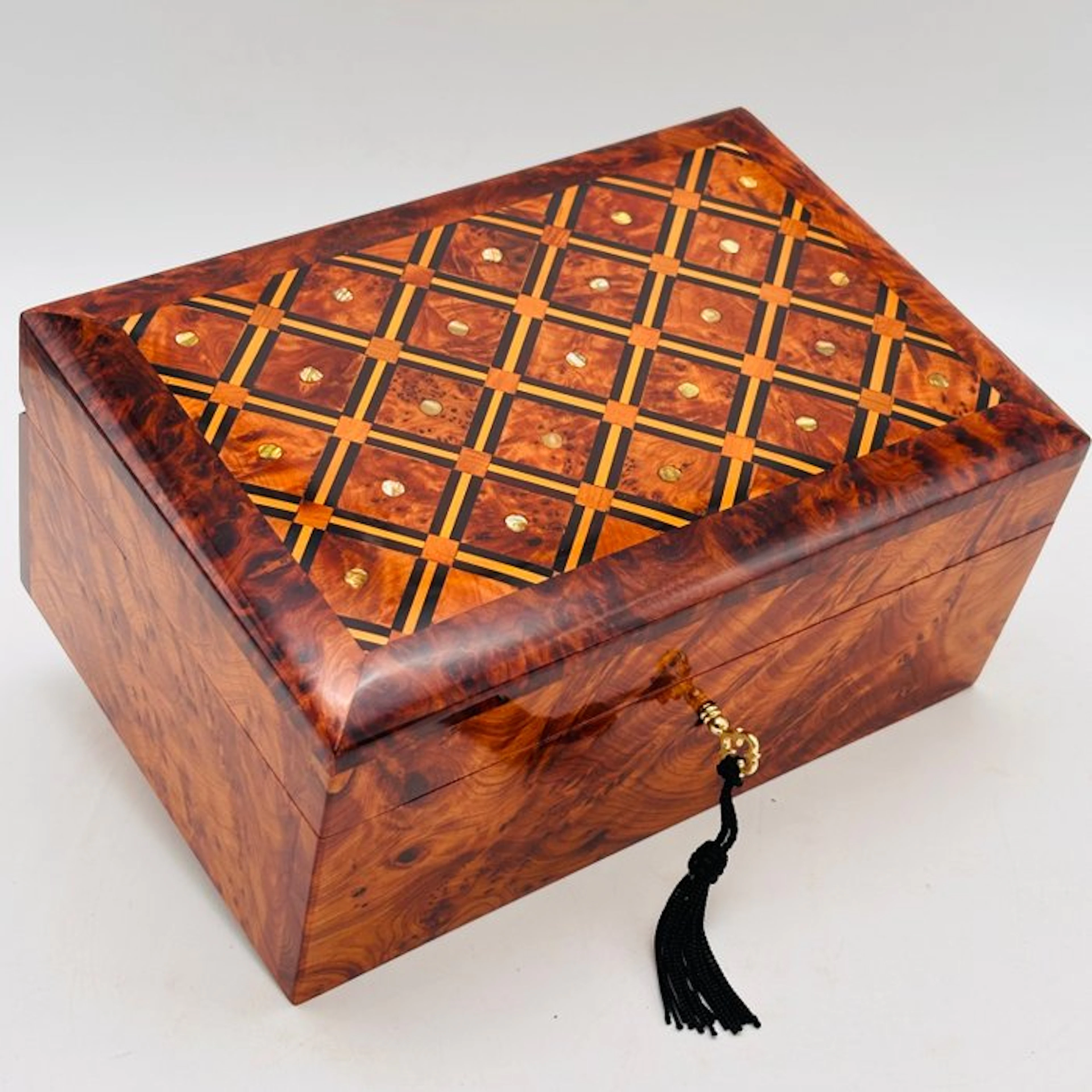 Jewellery box - Thuya wood, Wood, Mother-of-pearl, Marquetry, Tree of Life