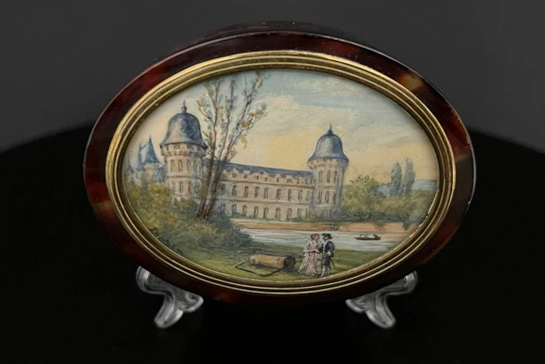 Jewellery box - Bakelite - Antique oval box