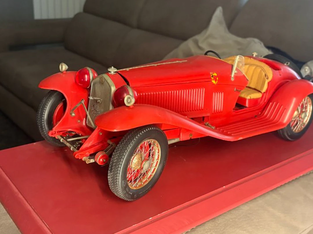 Pocher 1:8 - Model car - Alfa Romeo 8C scuderia Ferrari