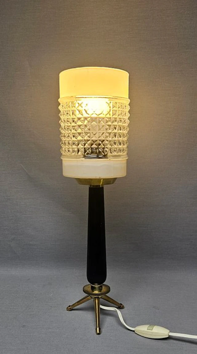 Table lamp - Pressed glass, opaline glass and brass fixture. - Table lamp