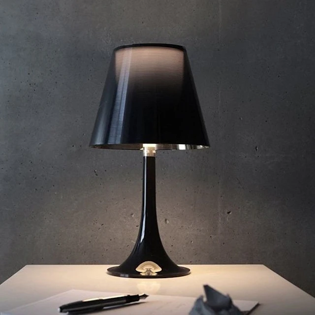 Flos - Philippe Starck - Table lamp - Miss K Fumee - Plastic
