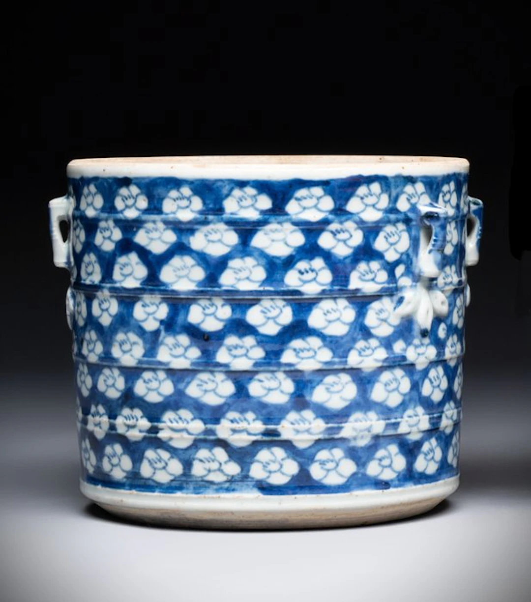 A KANGXI BLUE & WHITE JAR / POT / PLANTER