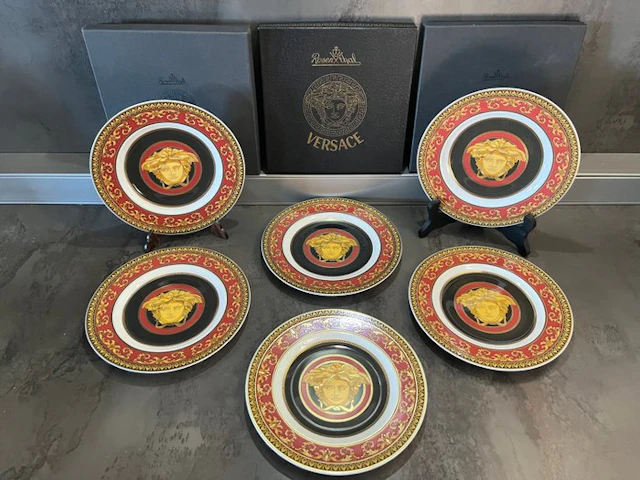 Rosenthal - Versace - Dish (6) - Méduse Red - Porcelain - Set of 6 plates