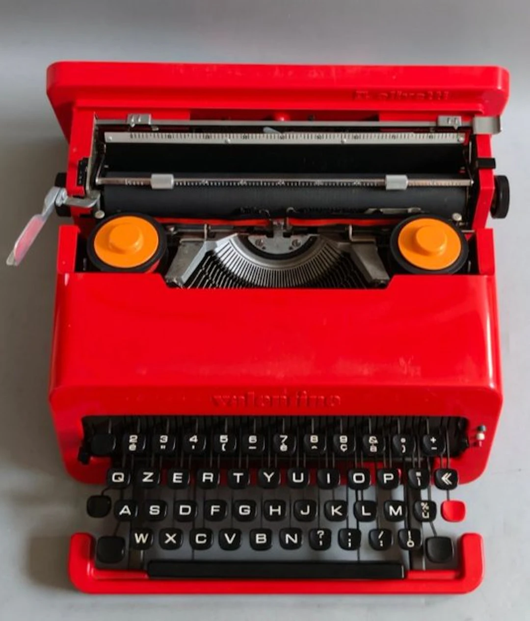 Ettore Sottsass, Perry King - Olivetti, Valentine - Typewriter - 1960-1970