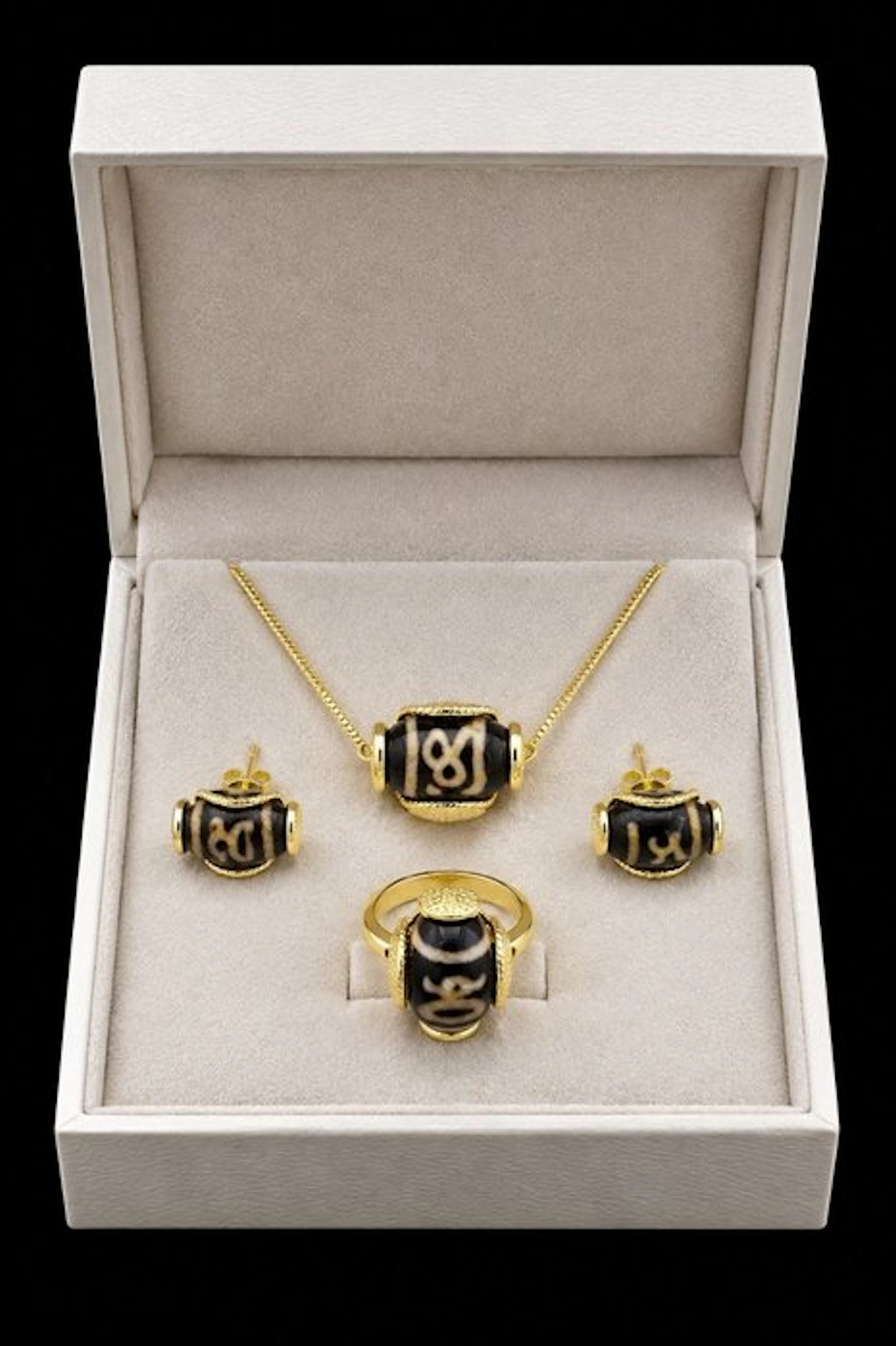 Exquisite Necklace
