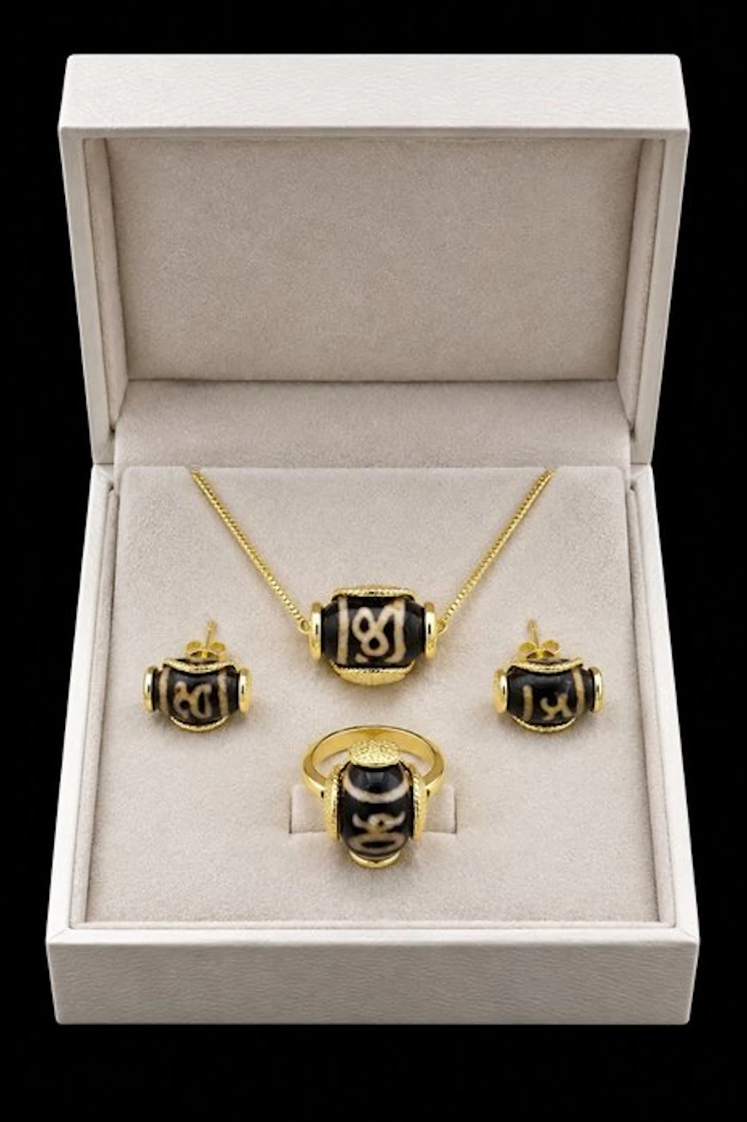 Exquisite Necklace