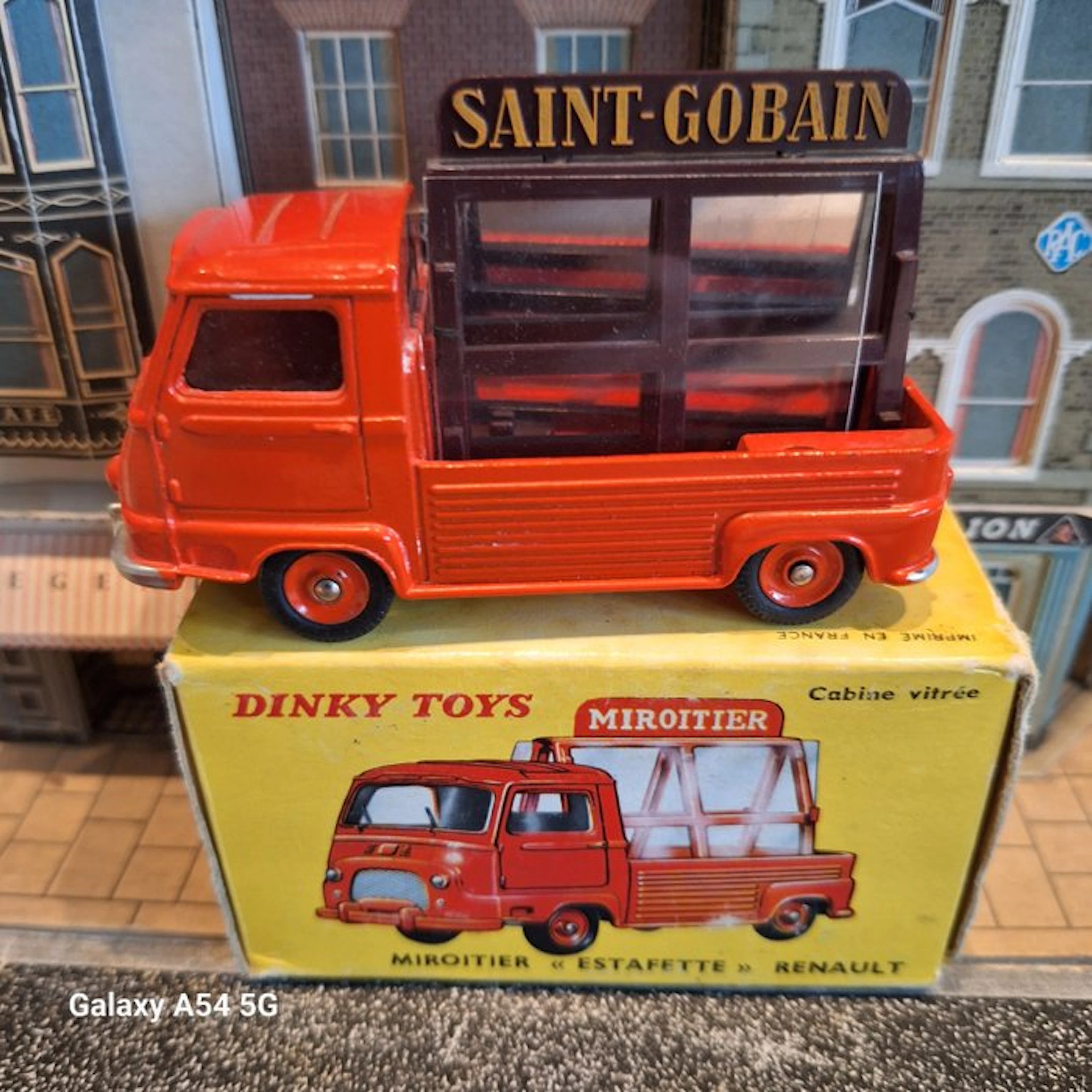 Dinky Toys 1:43 - Model car - Dinky Toys - glass wagon