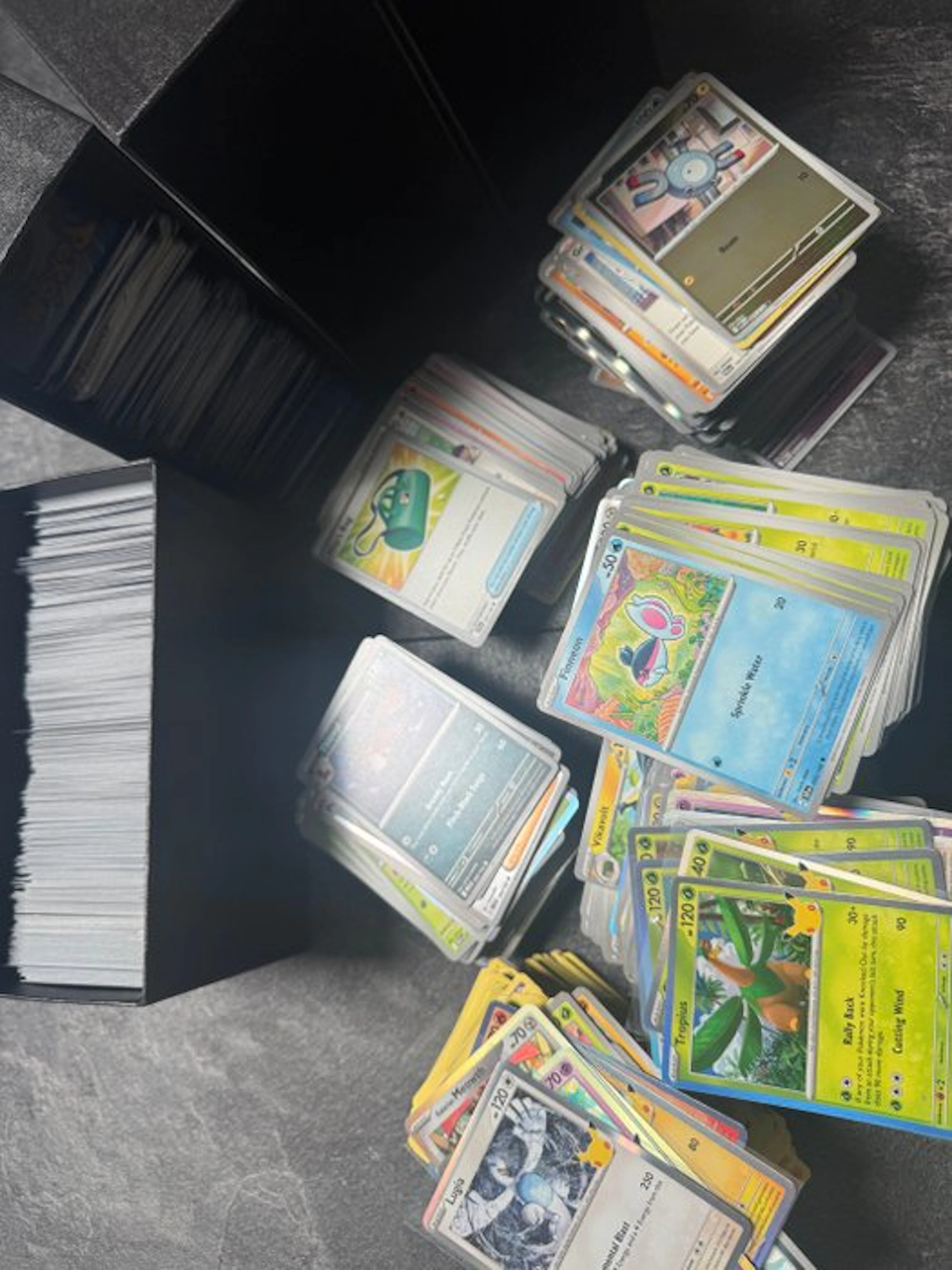 Pokémon - 2500 Bulk cards Holo, Reverse holo, Foil - Various sets