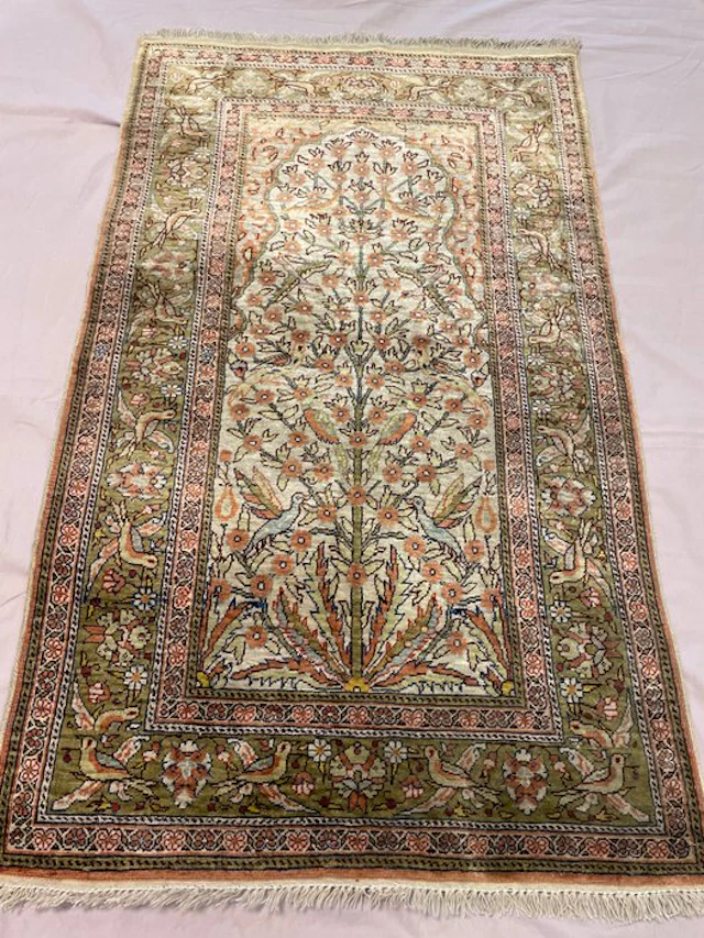 Carpet - 113 cm - 68 cm - Old silk kayserie rug.