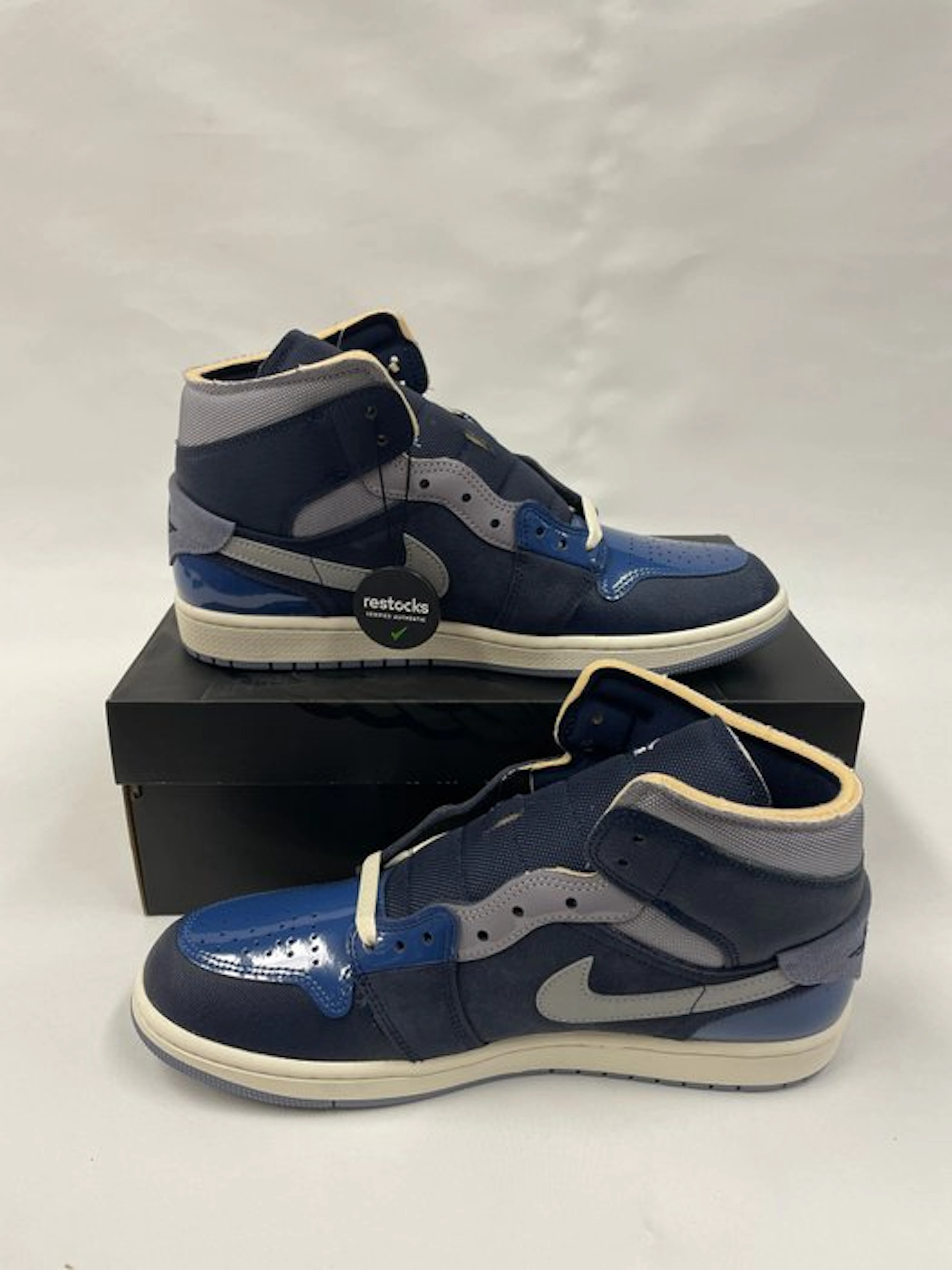 Nike - Air Jordan 1 Mid - Sneakers - Size: EU 44.5