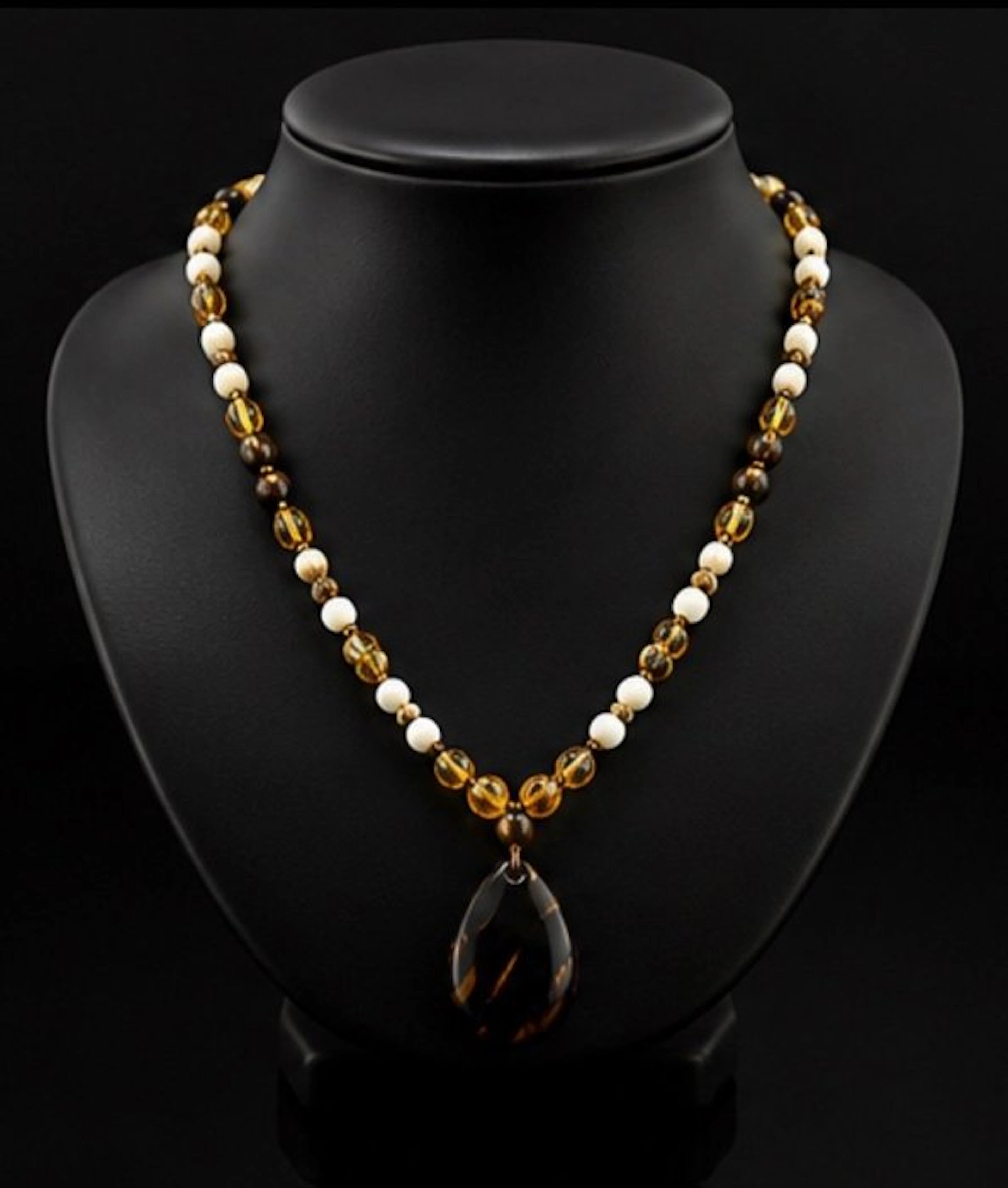 Elegant Large Tiger Eye Beaded Necklace with Pendant - Necklace