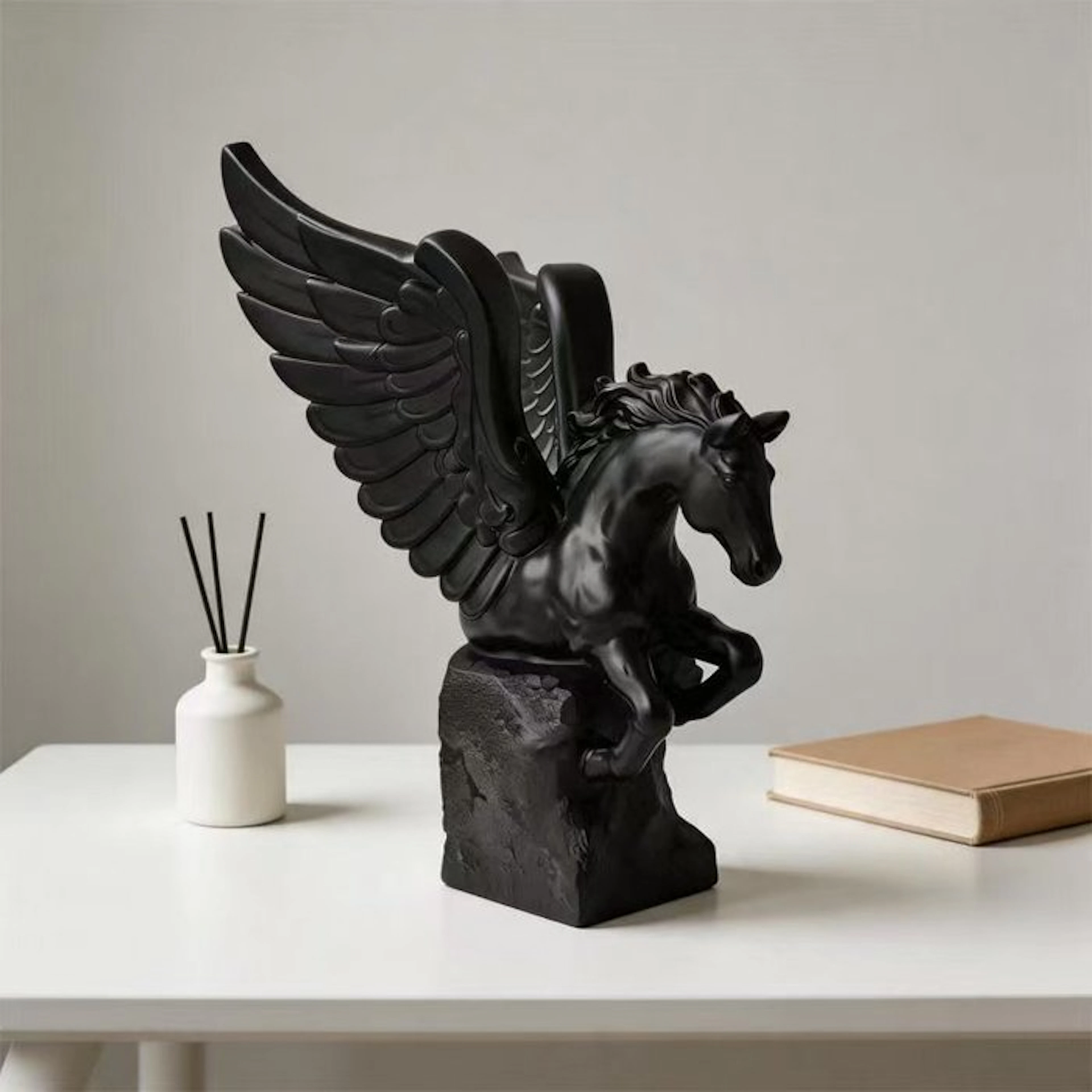 Nordic-style black winged Pegasus ornament - Sculpture