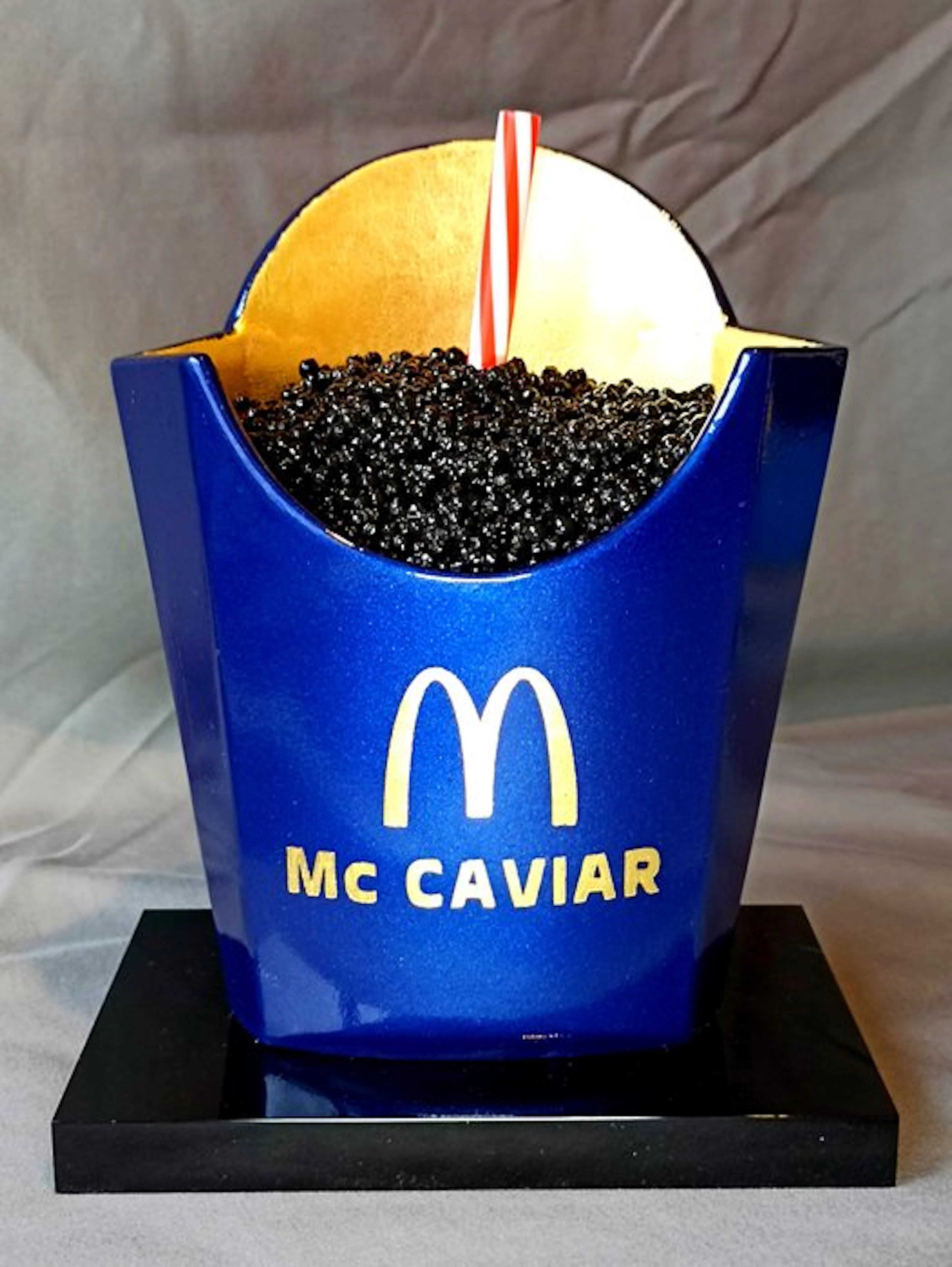XTC Artist - Mc Caviar Metallic Dark Blue with red Straw 19cm