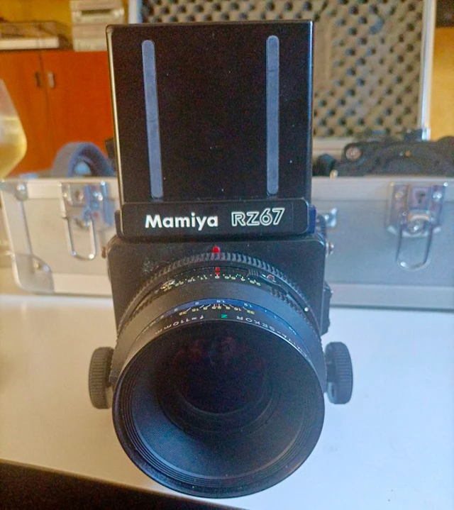 Mamiya RZ 67 Professional + Sekor 110mm + polaroid + polafilm Analogue camera
