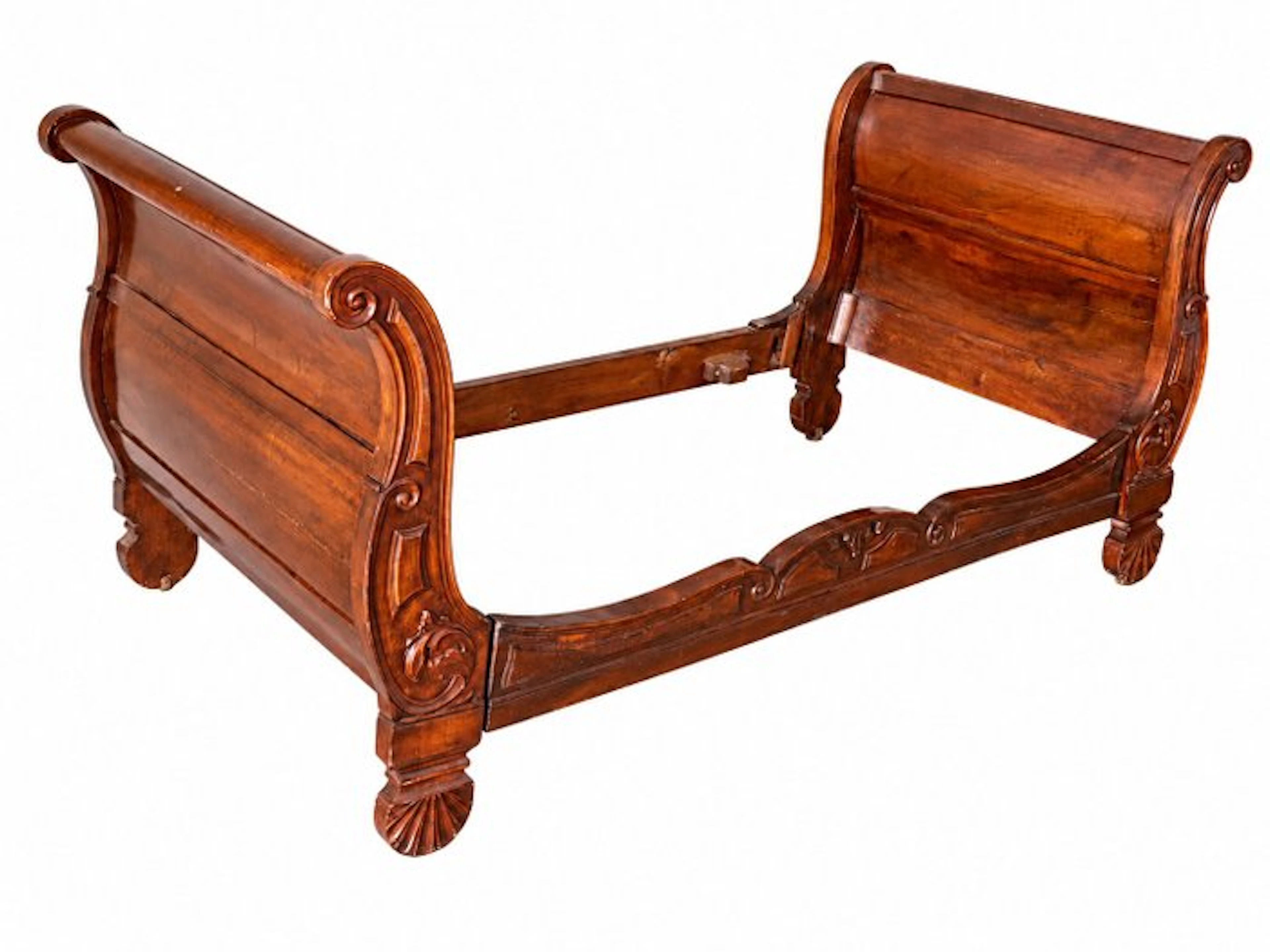 Bed - Walnut - Antique bed