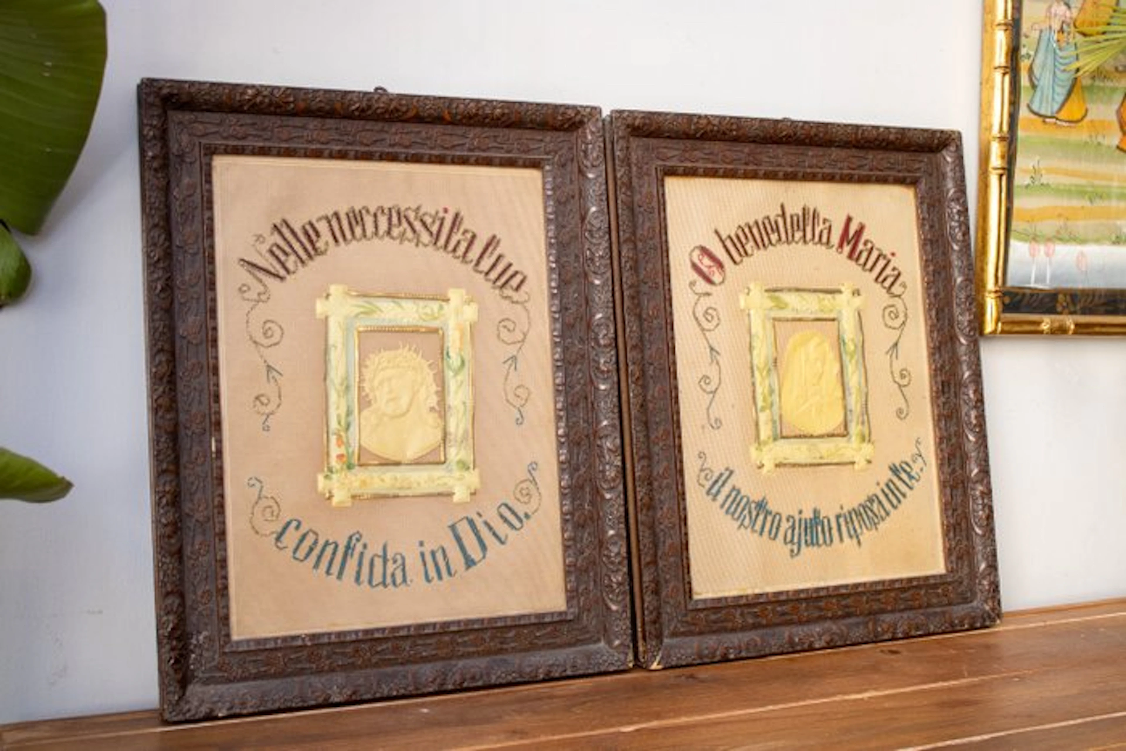 Frame- Jesus and Mary hand-embroidered - Wood