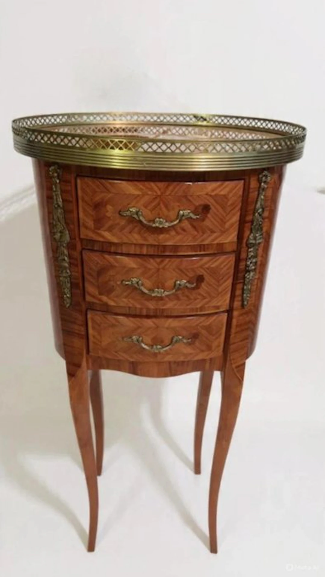 Chest of drawers - Spruce