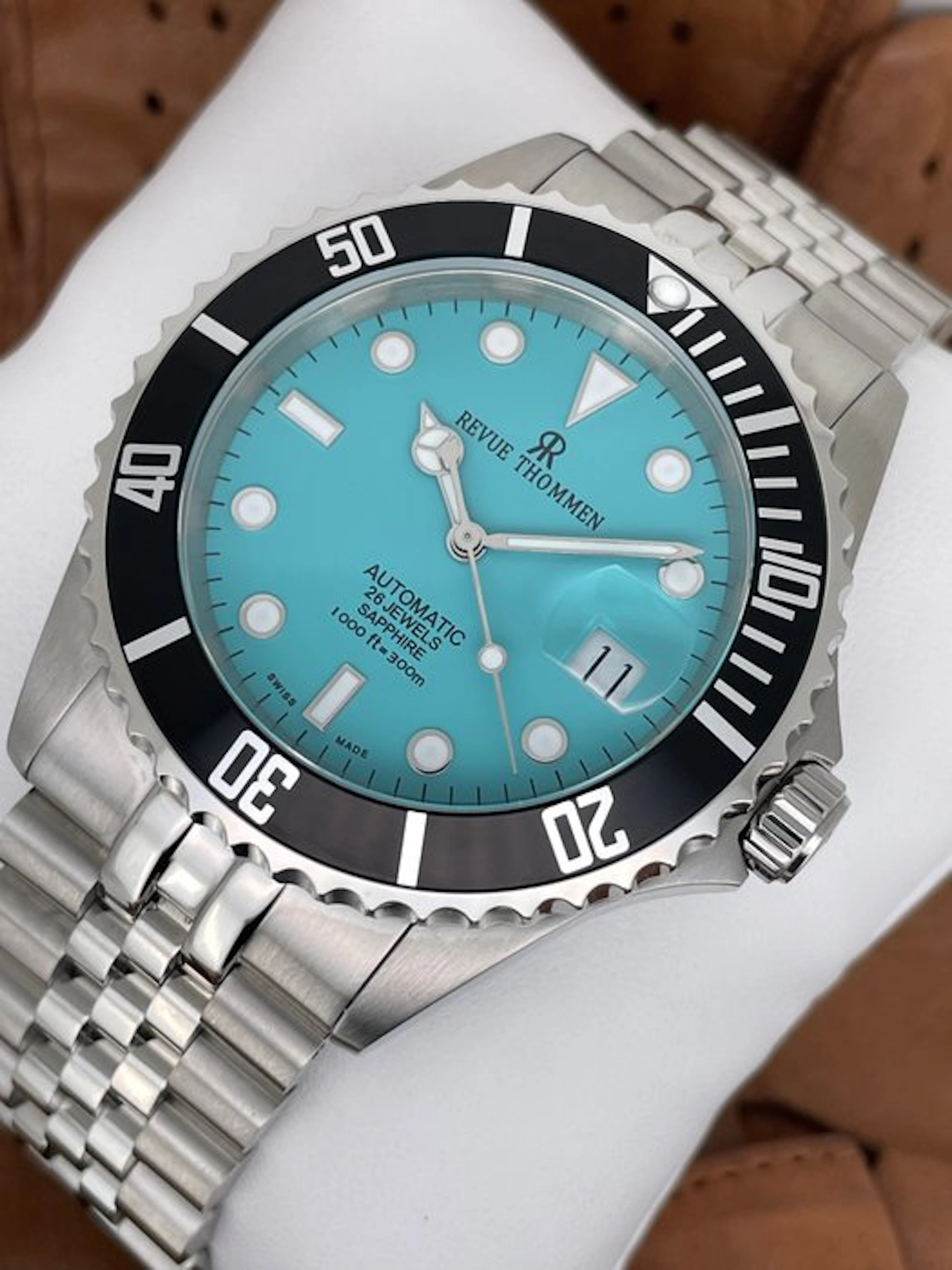 Revue Thommen - Diver Automatic "Submariner" Tiffany Dial...