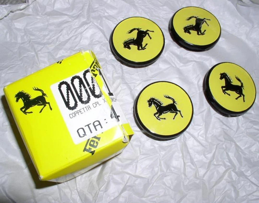 Ferrari wheelcaps Original (4) Extremely Rare - NEW Old...