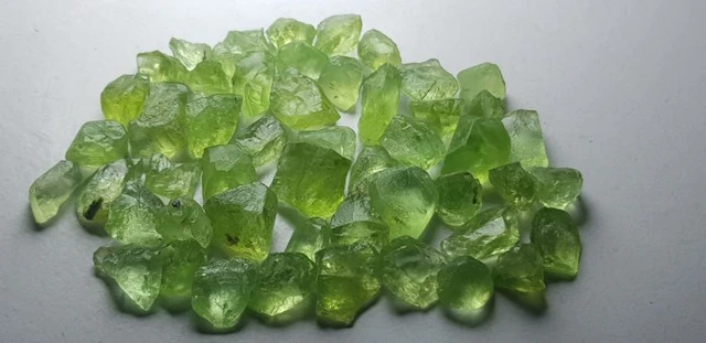 Top Quality Facet grade Peridot Rough- 68 g - (66)