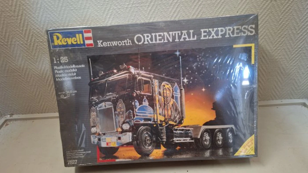 Revell 1:25 - Model kit - Kenworth Oriental Express