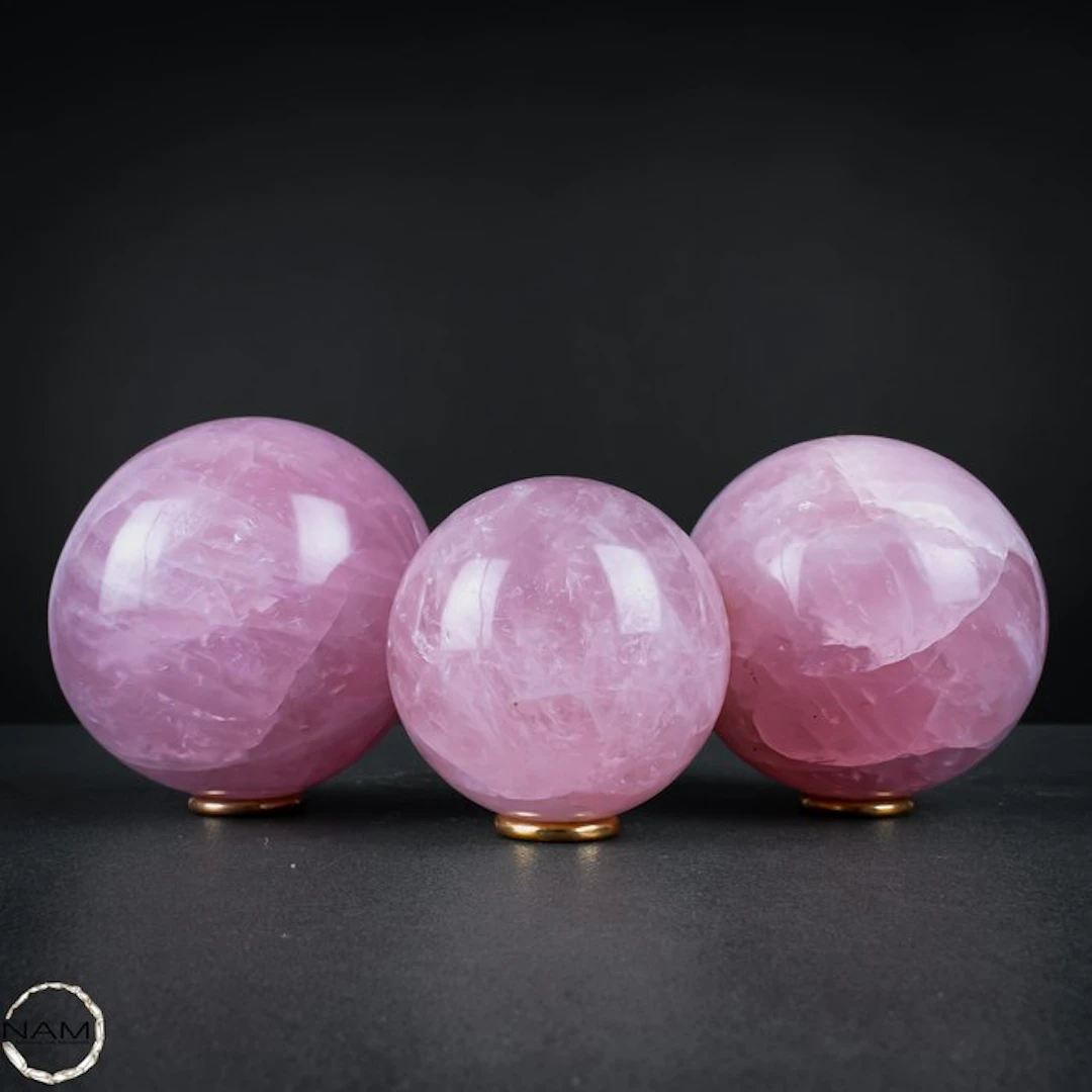 Natural rose quartz set – – 3 dreamy gemstone spheres in...