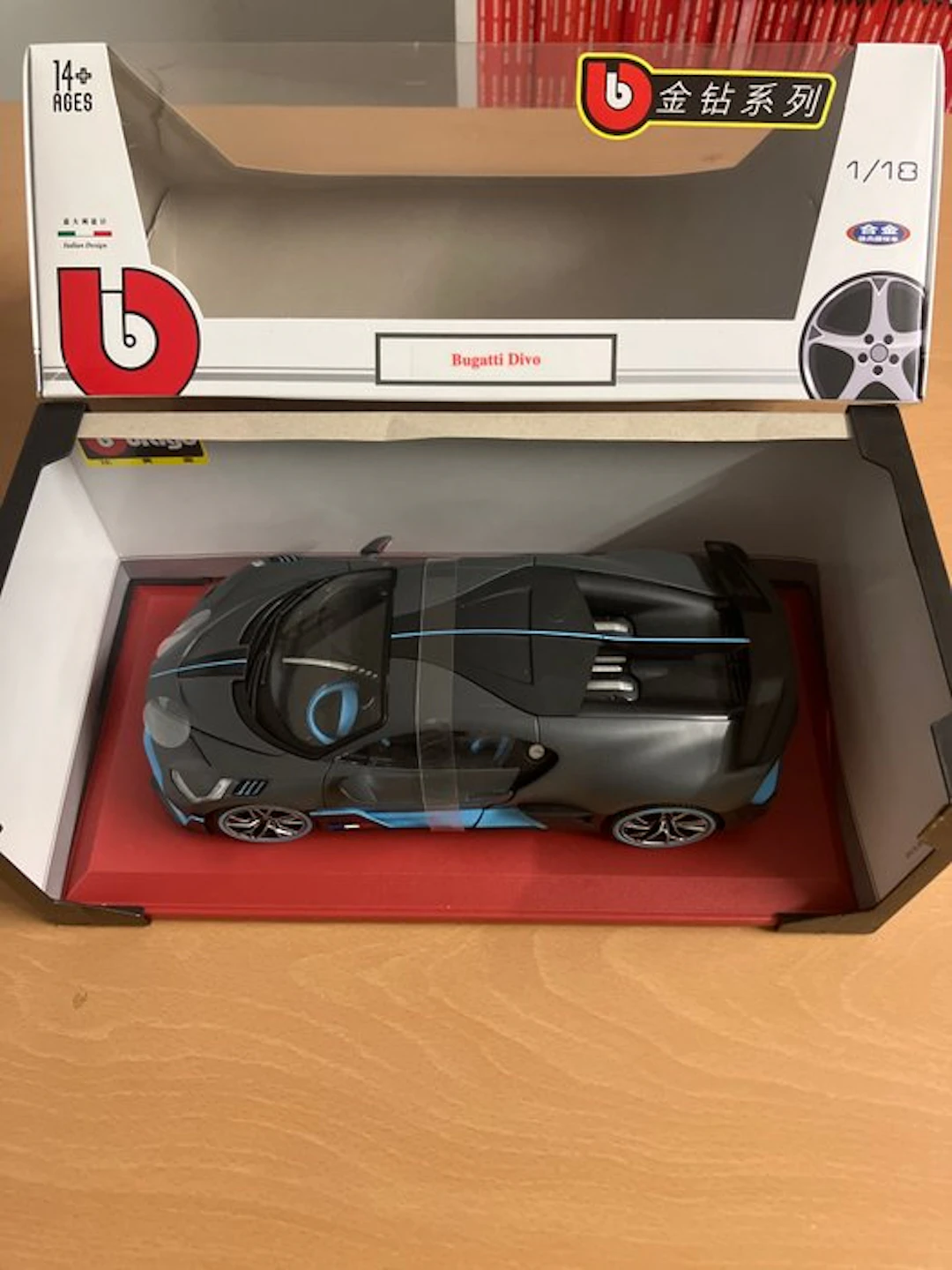 Bburago 1:18 - Model sports car - Bugatti Divo