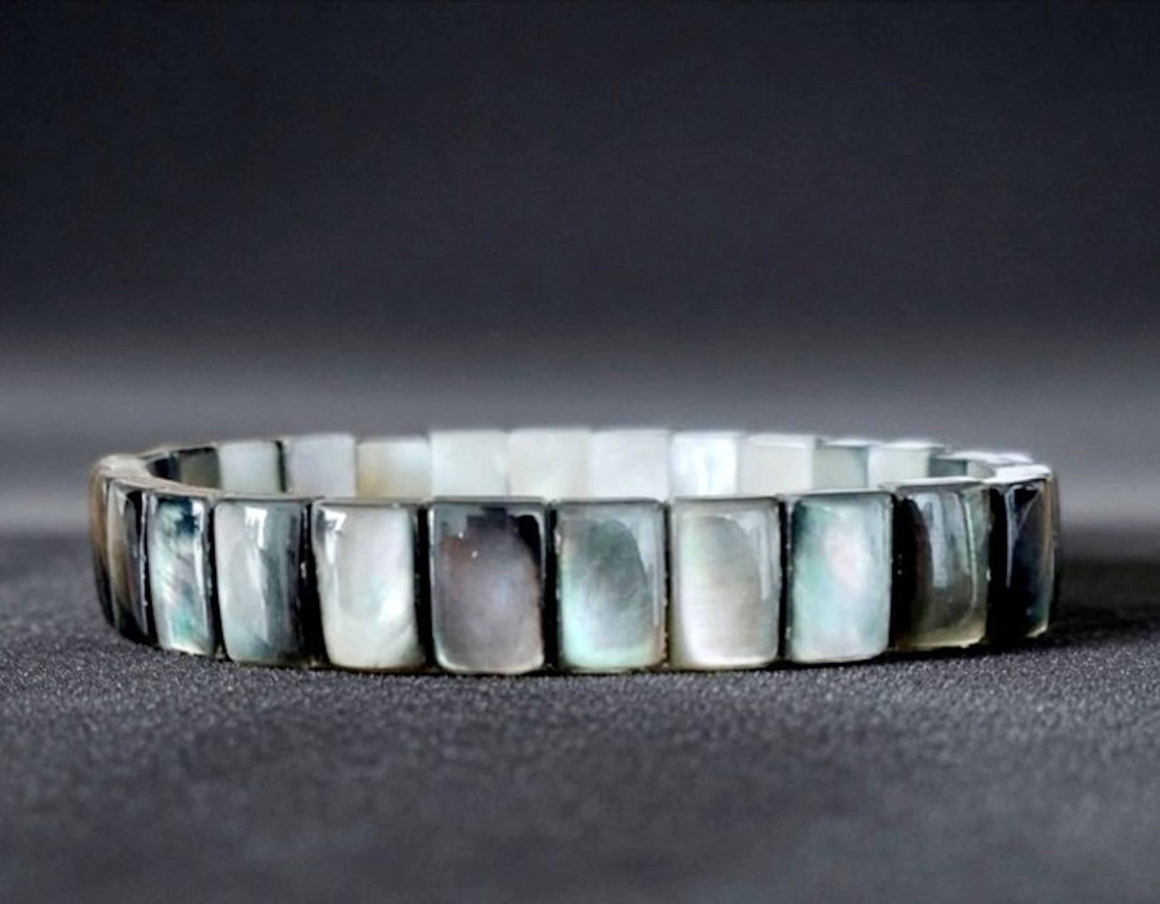 Natural gray nacre from Tahiti