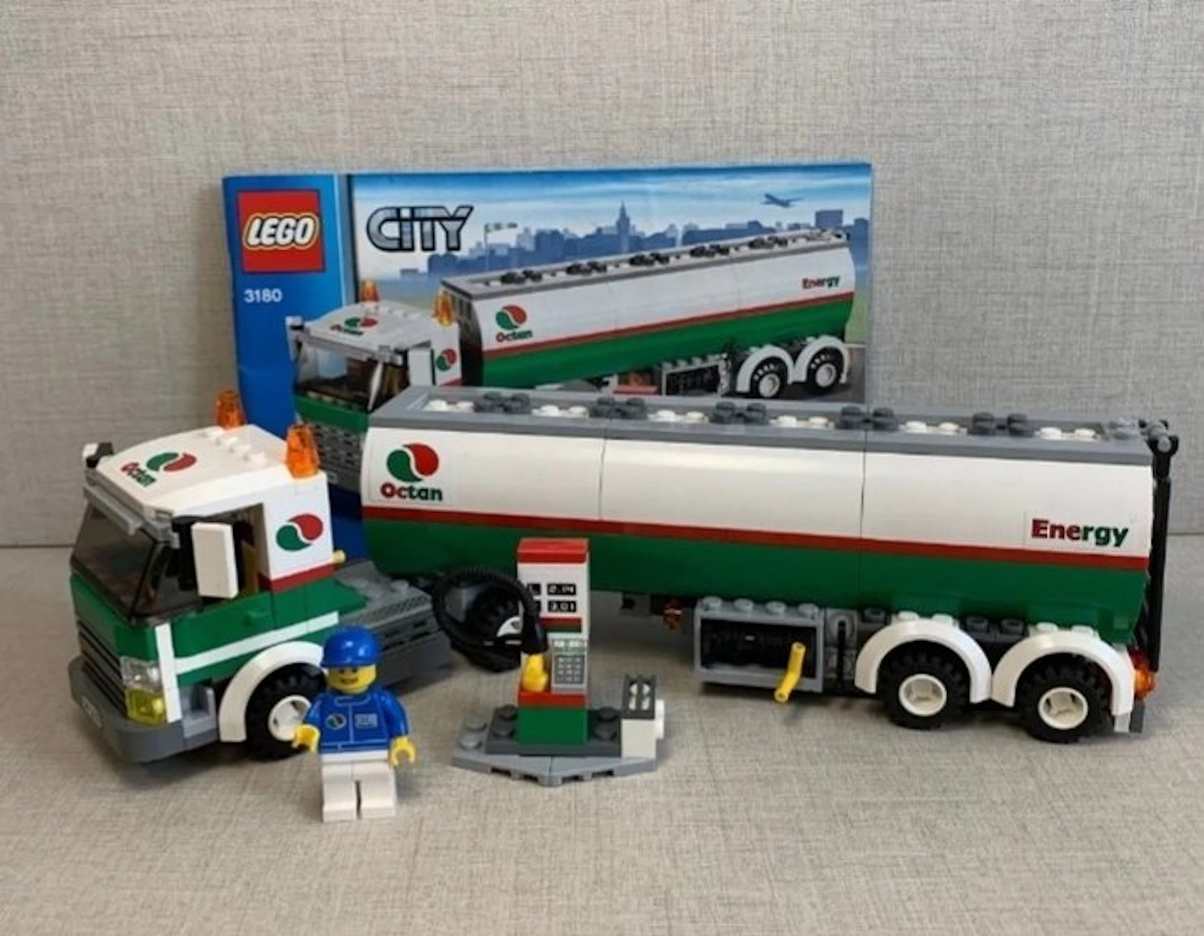 LEGO Set - 3180 - City - Fuel Tanker