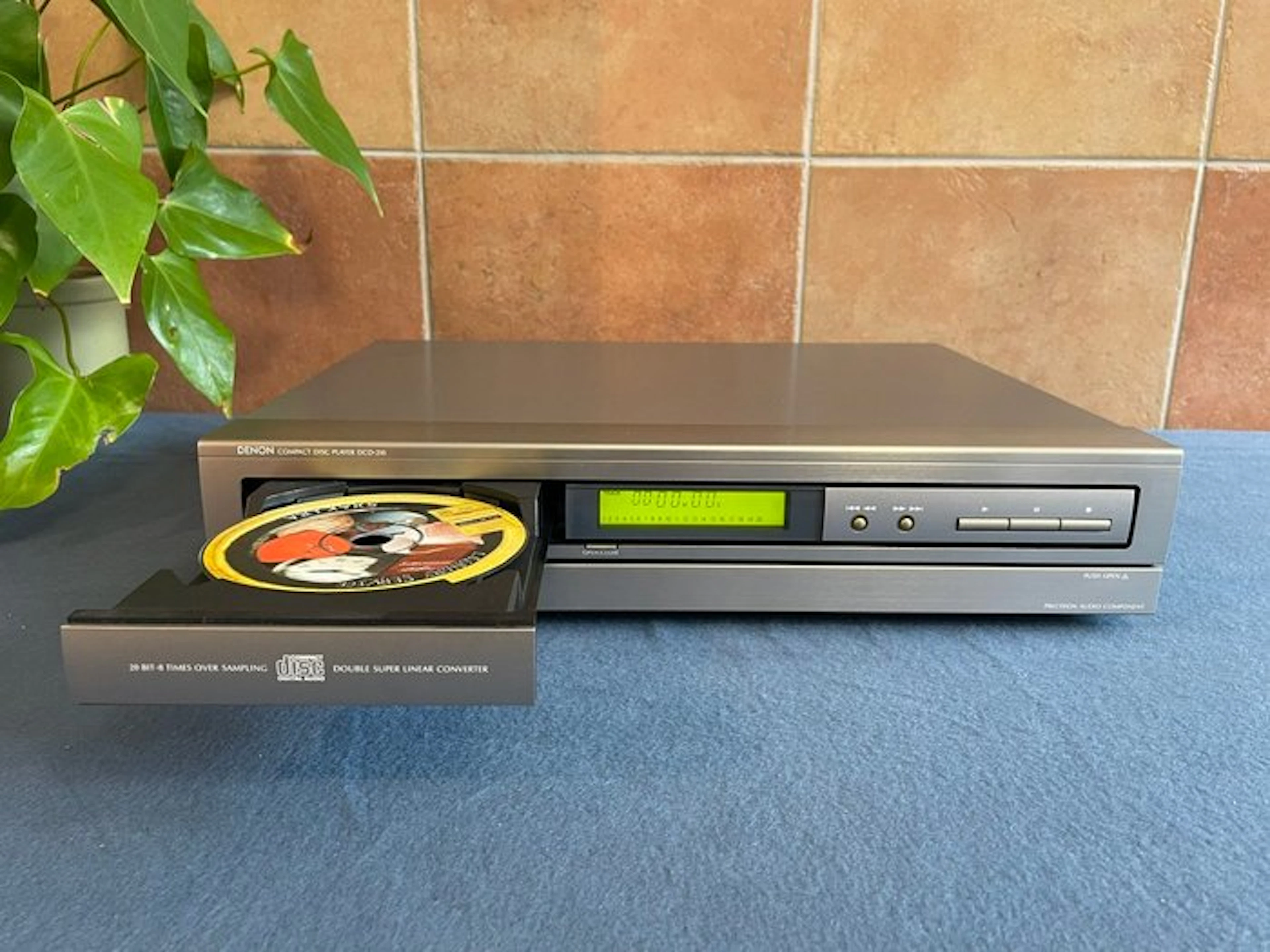 Denon - DCD-210 CD player