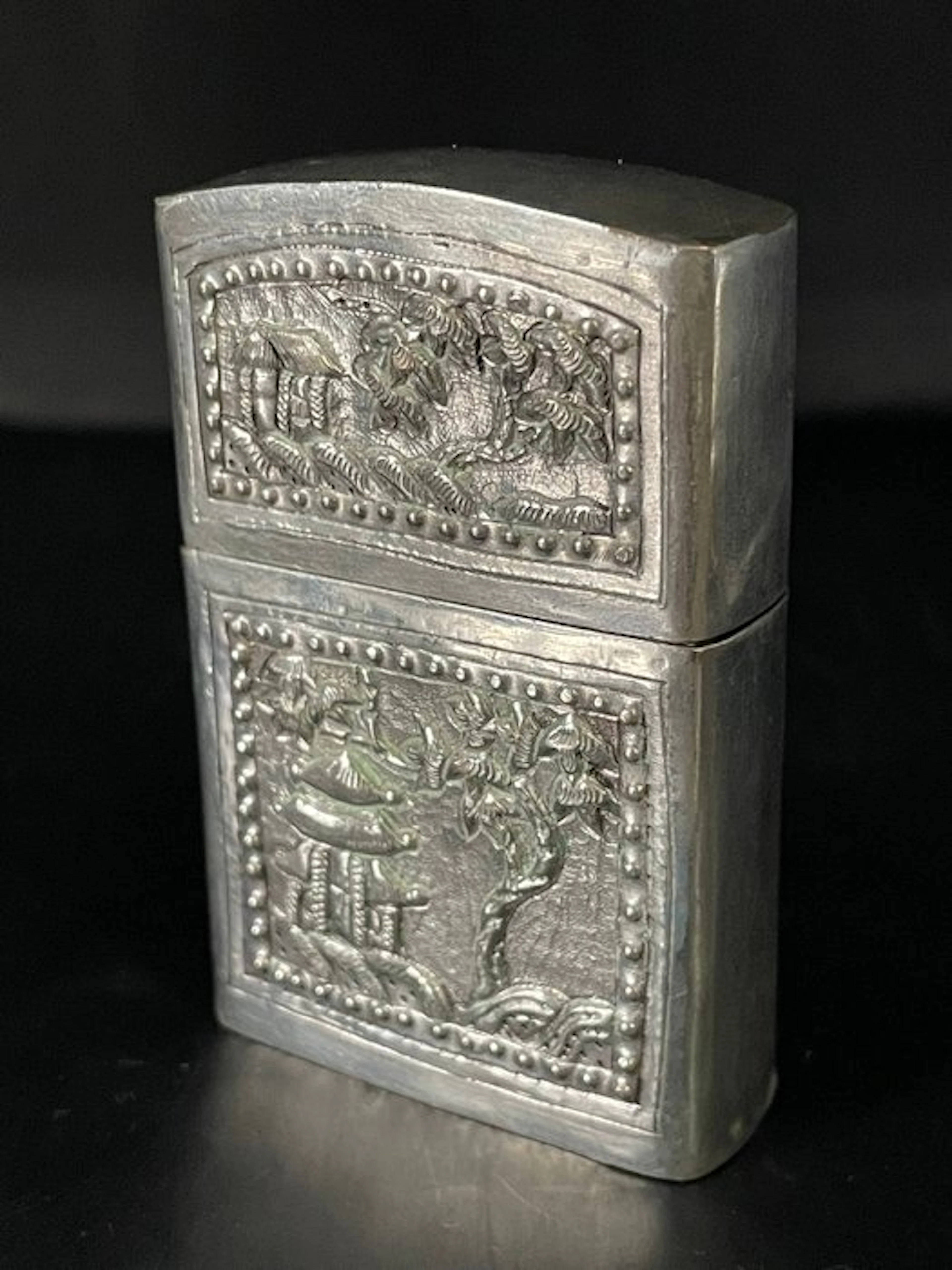 Zippo - Briquet ZIPPO + FOURREAU/sur-étui décoratif...
