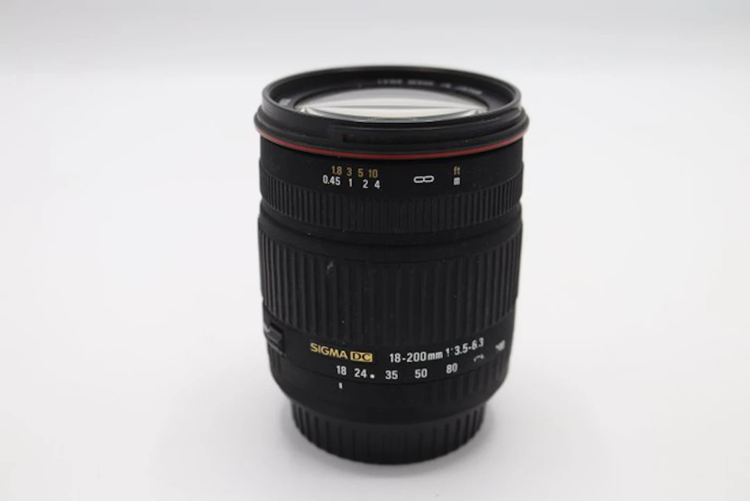 Sigma 3.5-6.3/18-200mm DC for Canon Camera lens