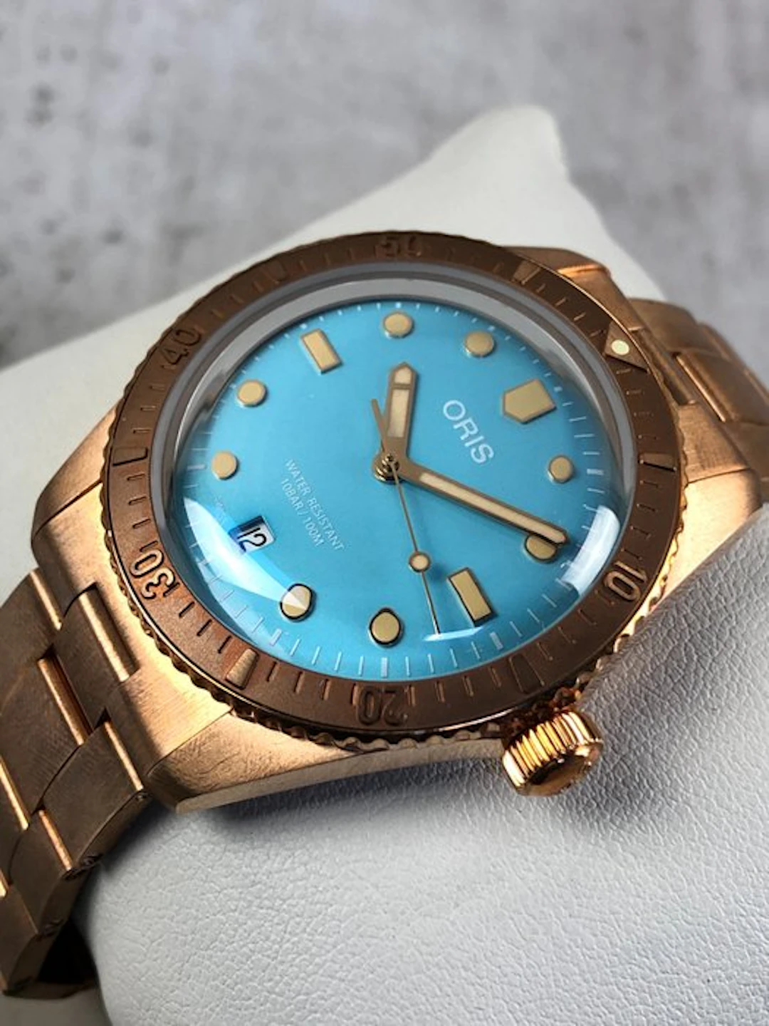 Oris - Divers Sixty-Five Cotton Candy Bronze Automatic...