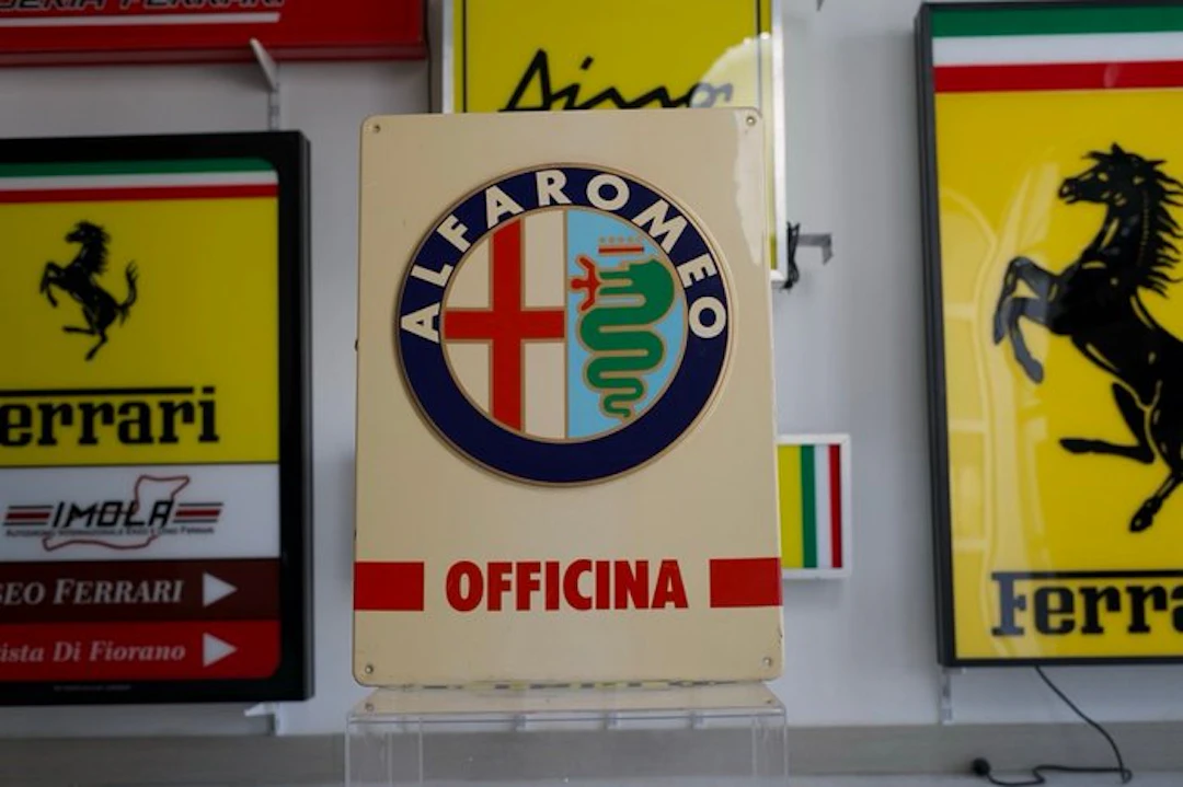 Alfa Romeo - Alfa Romeo Officina enamel sign - Sign - Enamel, Metal