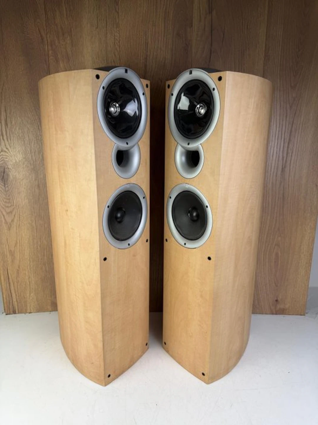 Kef - Q5 - Q Series Speaker set