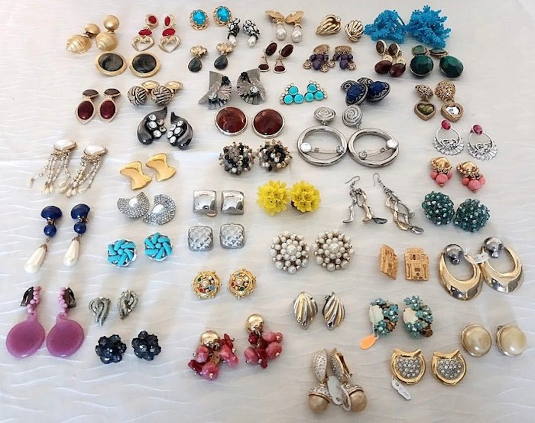 Themed collection - Vintage earrings of various styles and eras.